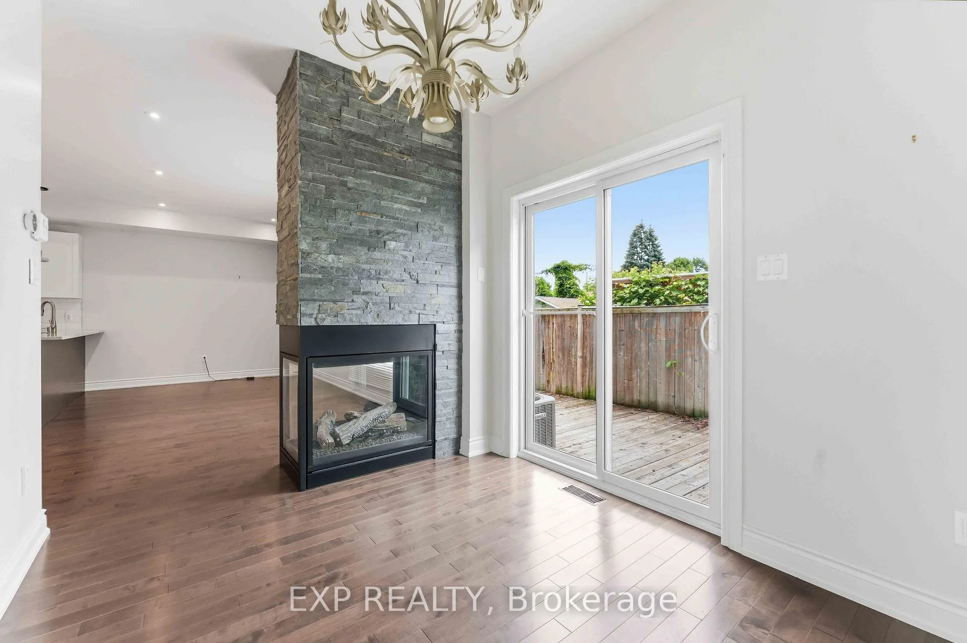 Photo 9 of 979 Admiral Avenue, Ottawa, Carlington — HOMEH