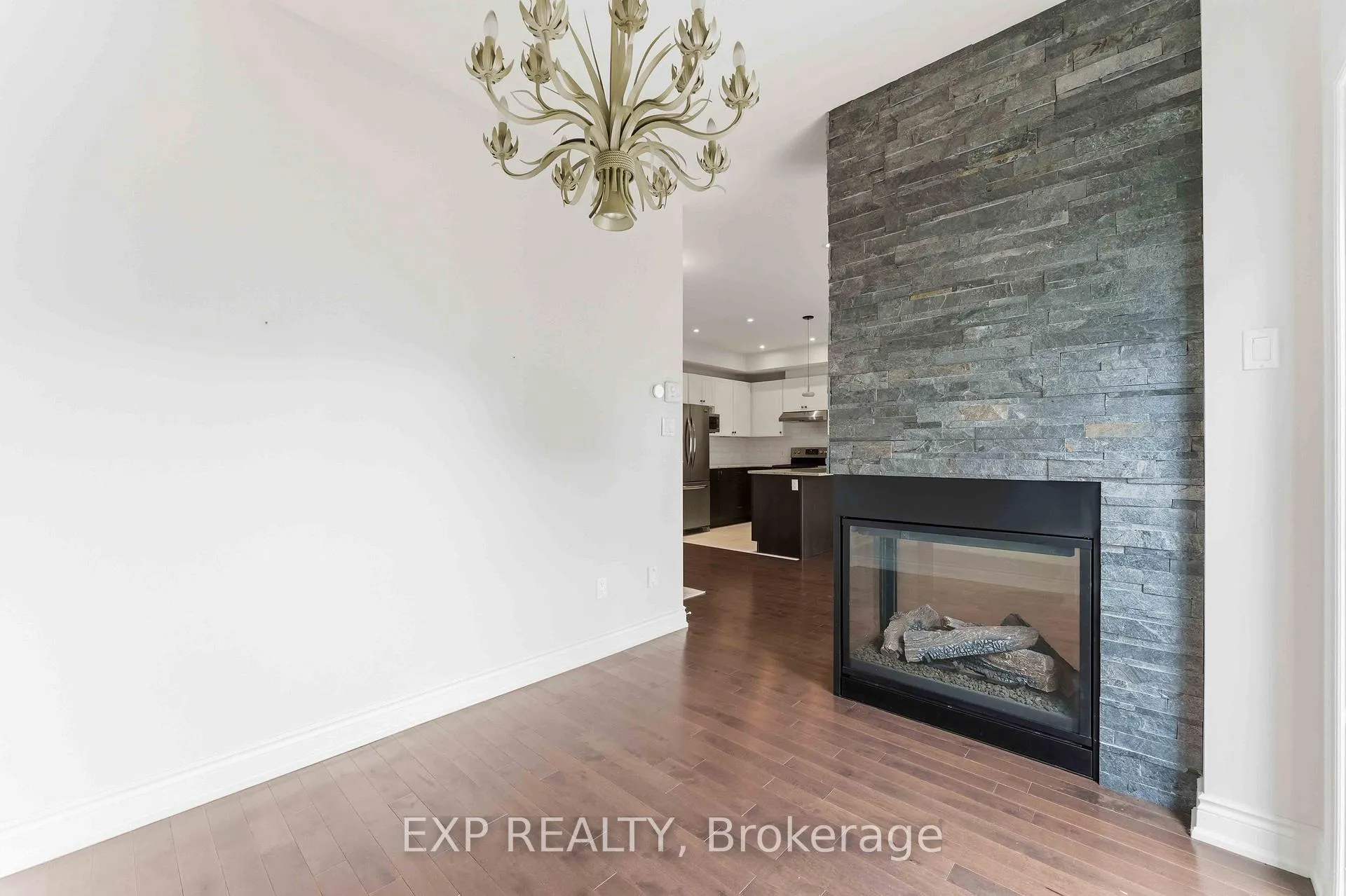 Photo 10 of 979 Admiral Avenue, Ottawa, Carlington — HOMEH