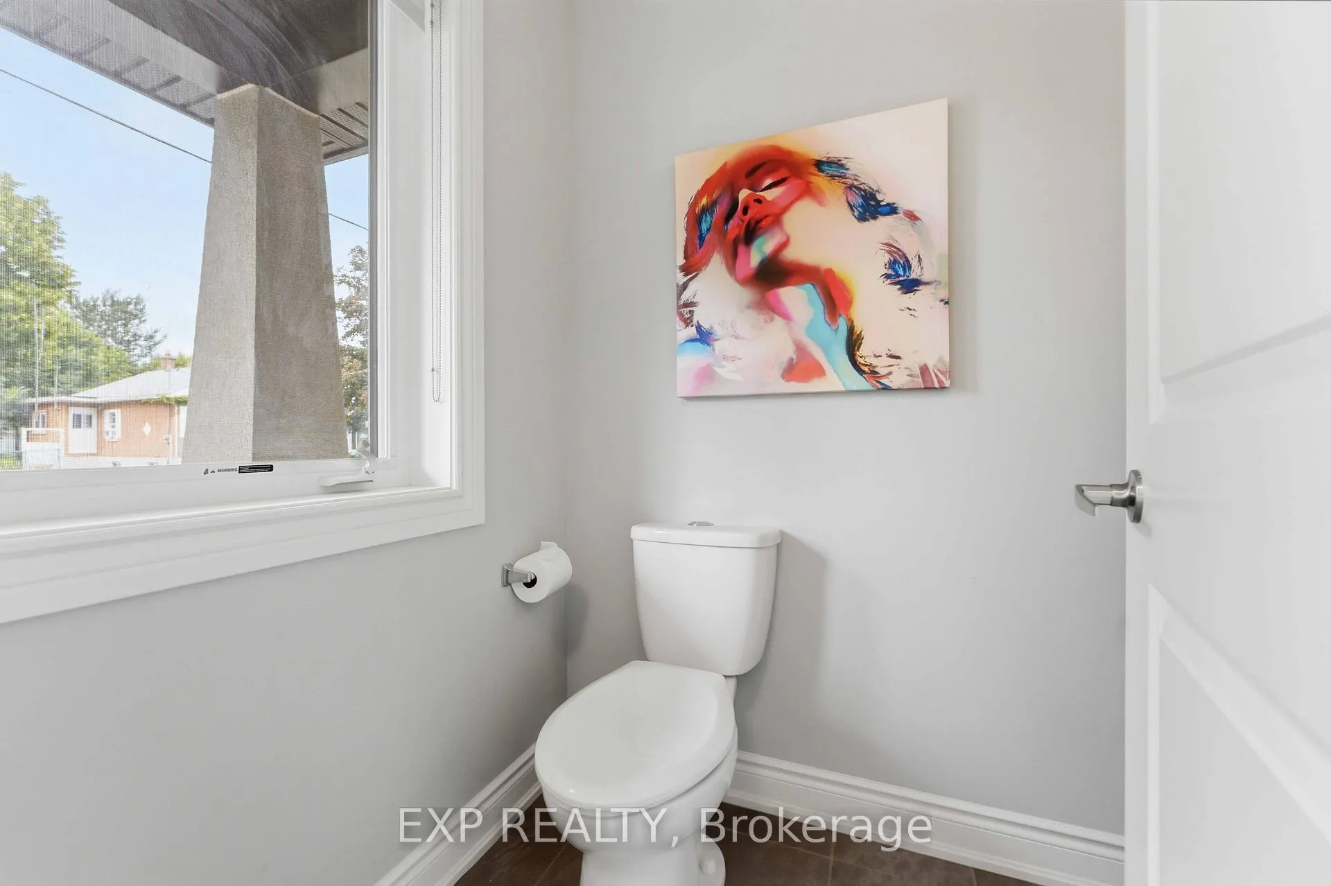 Photo 11 of 979 Admiral Avenue, Ottawa, Carlington — HOMEH
