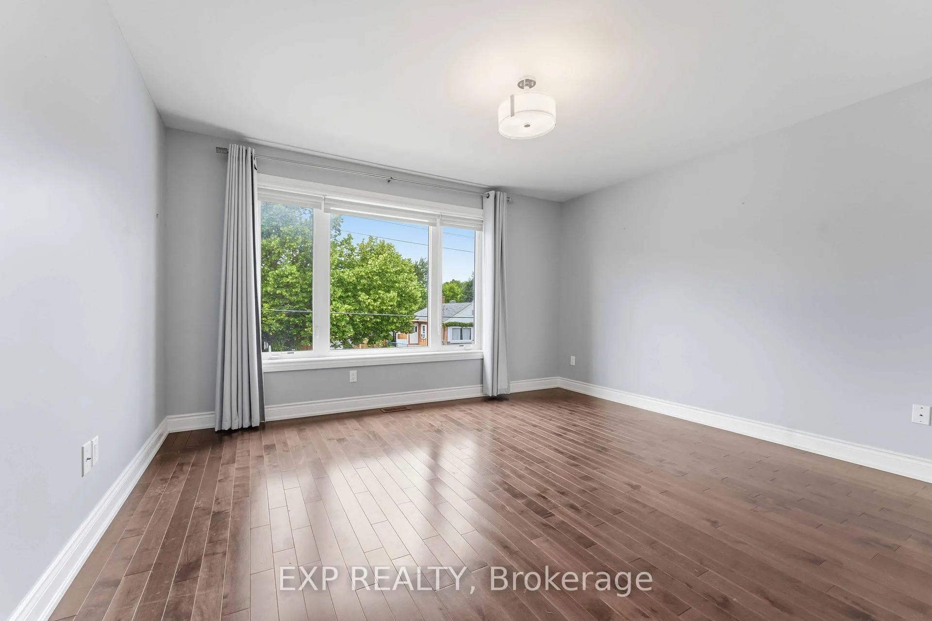 Photo 13 of 979 Admiral Avenue, Ottawa, Carlington — HOMEH