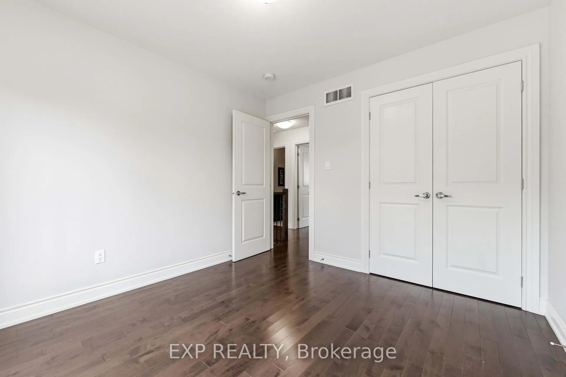 Photo 20 of 979 Admiral Avenue, Ottawa, Carlington — HOMEH