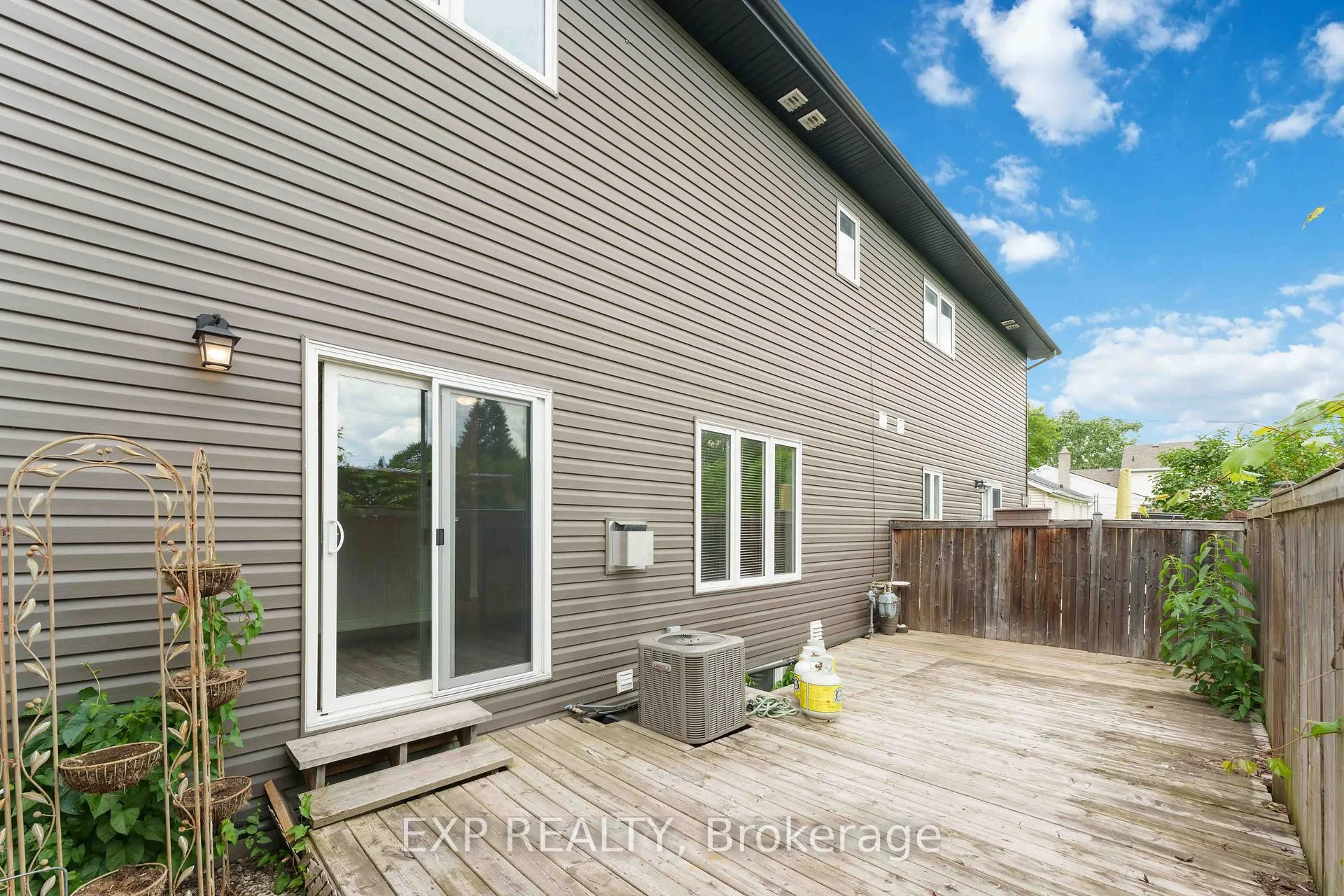 Photo 27 of 979 Admiral Avenue, Ottawa, Carlington — HOMEH