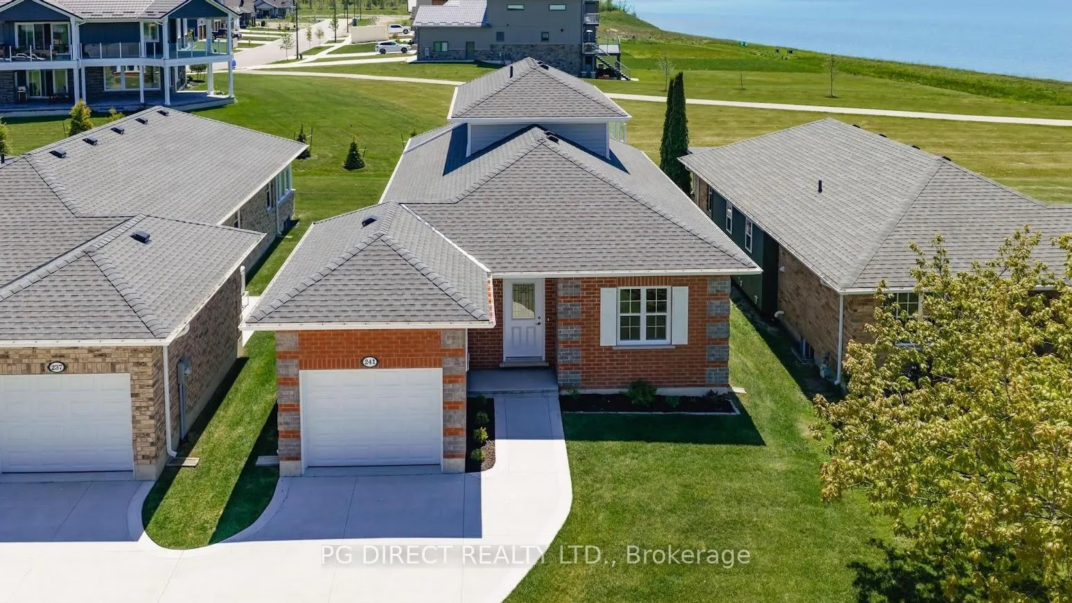 Photo 2 of 241 Bethune Crescent, Goderich, Goderich (Town) — HOMEH