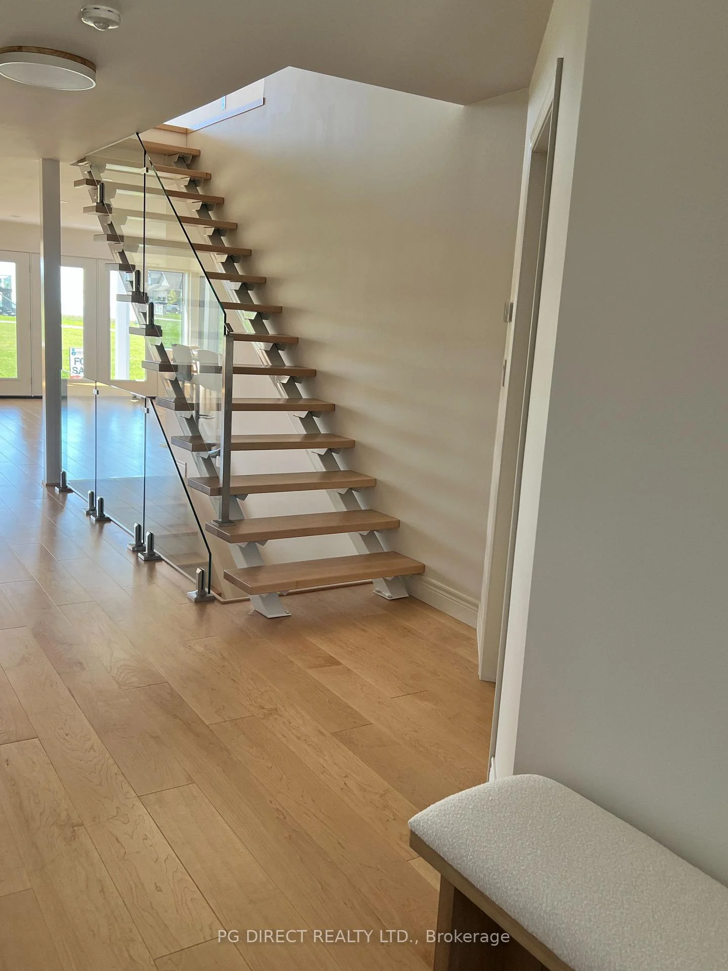 Photo 4 of 241 Bethune Crescent, Goderich, Goderich (Town) — HOMEH