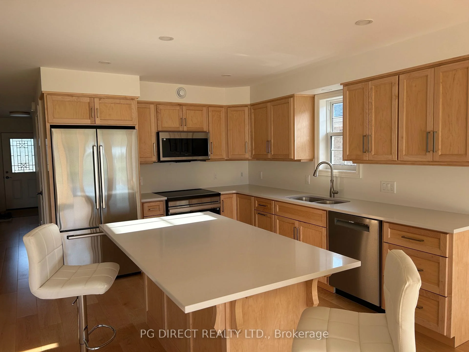 Photo 6 of 241 Bethune Crescent, Goderich, Goderich (Town) — HOMEH