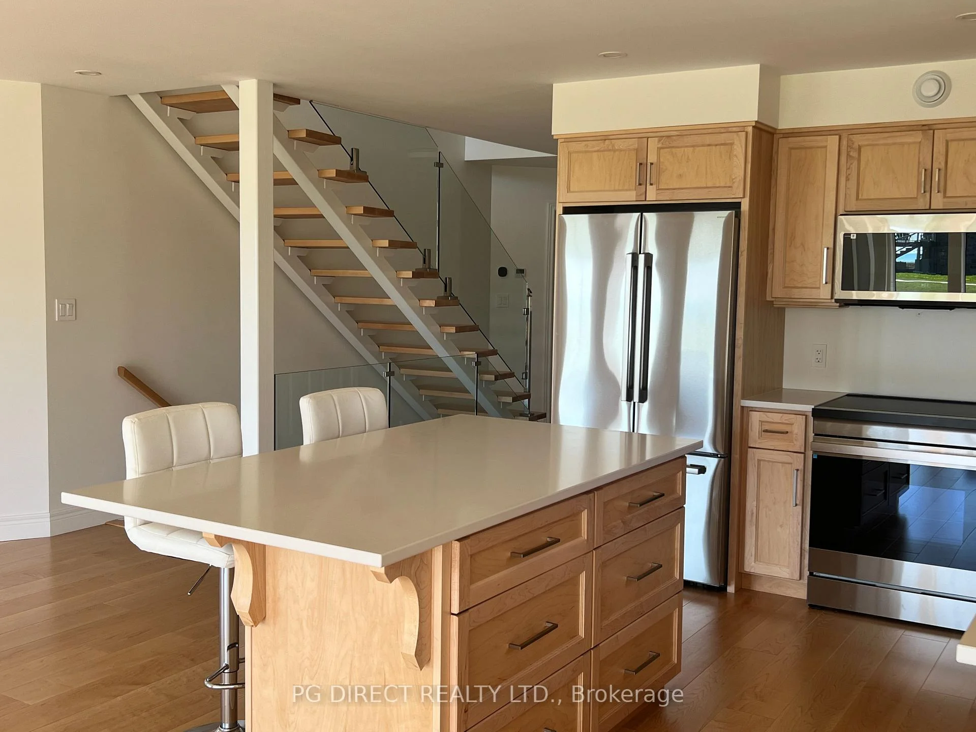 Photo 10 of 241 Bethune Crescent, Goderich, Goderich (Town) — HOMEH