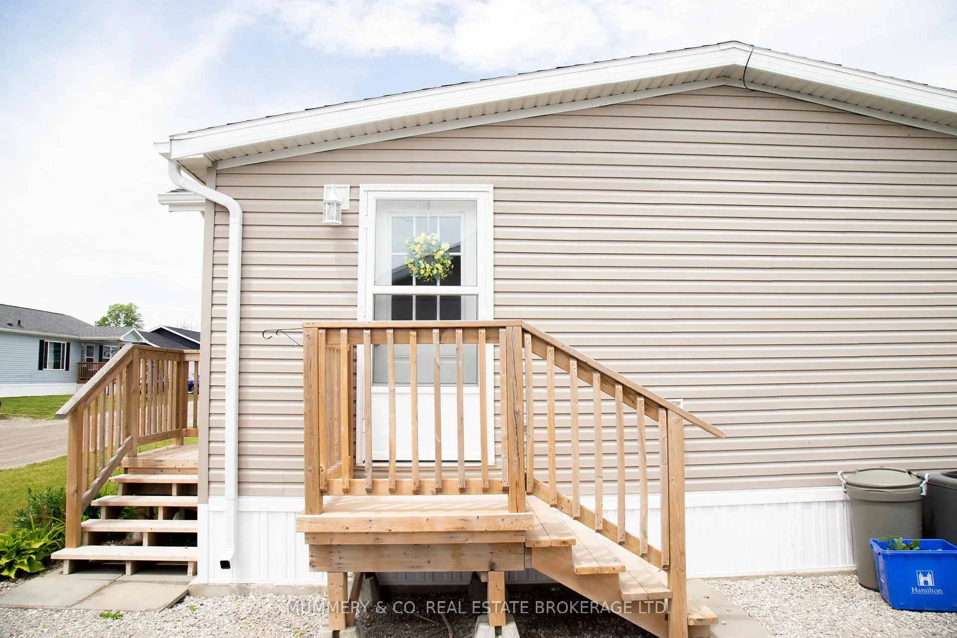 Photo 3 of 26 Hickory Hollow, Haldimand, Nanticoke — HOMEH