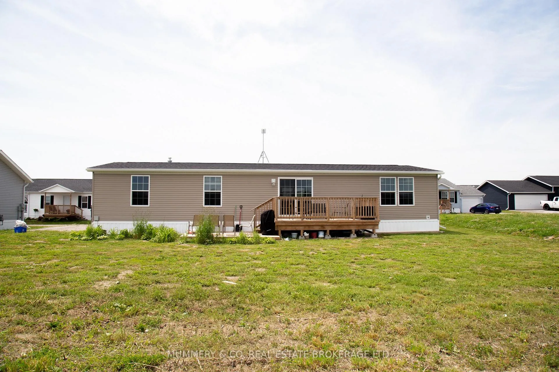 Photo 7 of 26 Hickory Hollow, Haldimand, Nanticoke — HOMEH