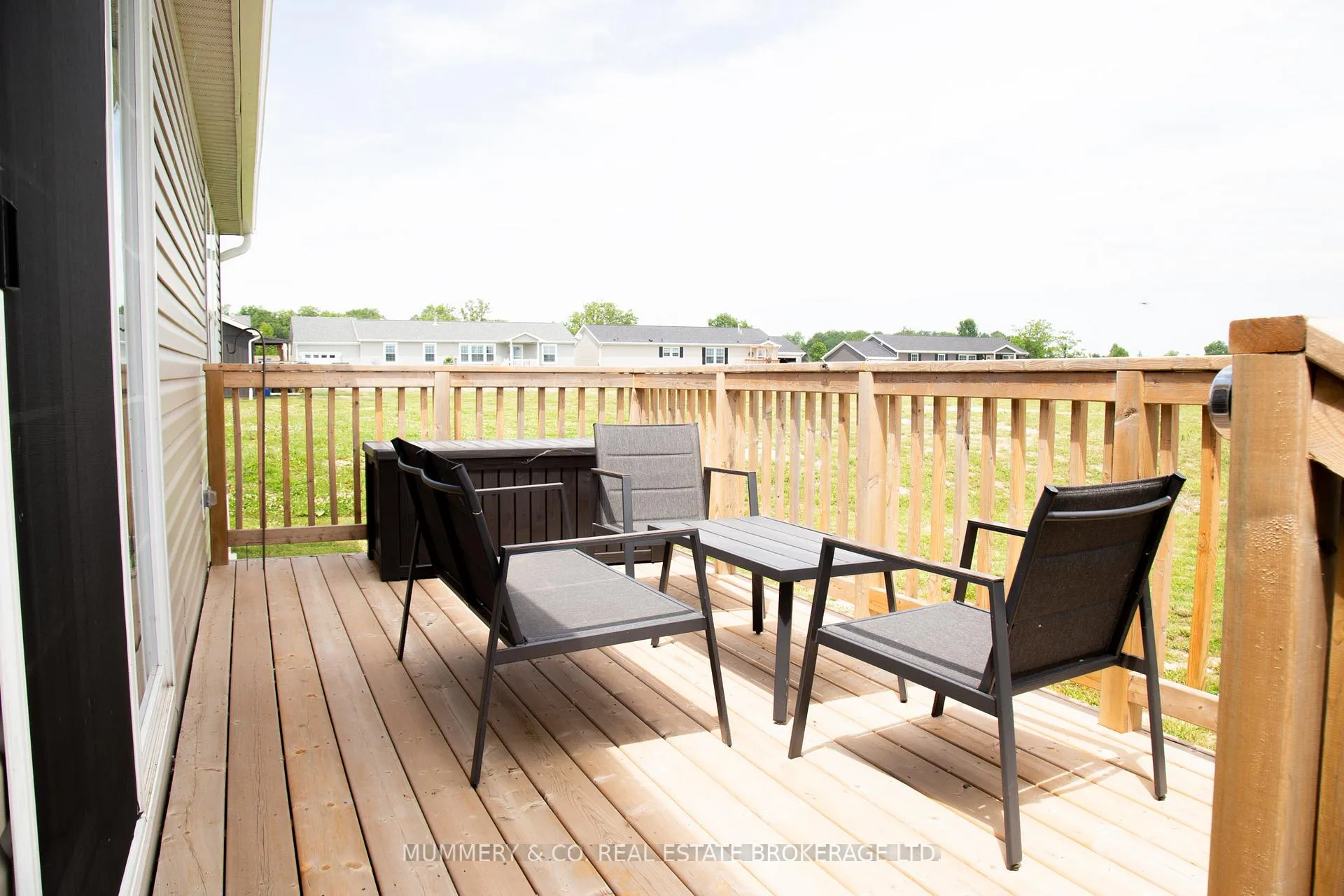 Photo 8 of 26 Hickory Hollow, Haldimand, Nanticoke — HOMEH