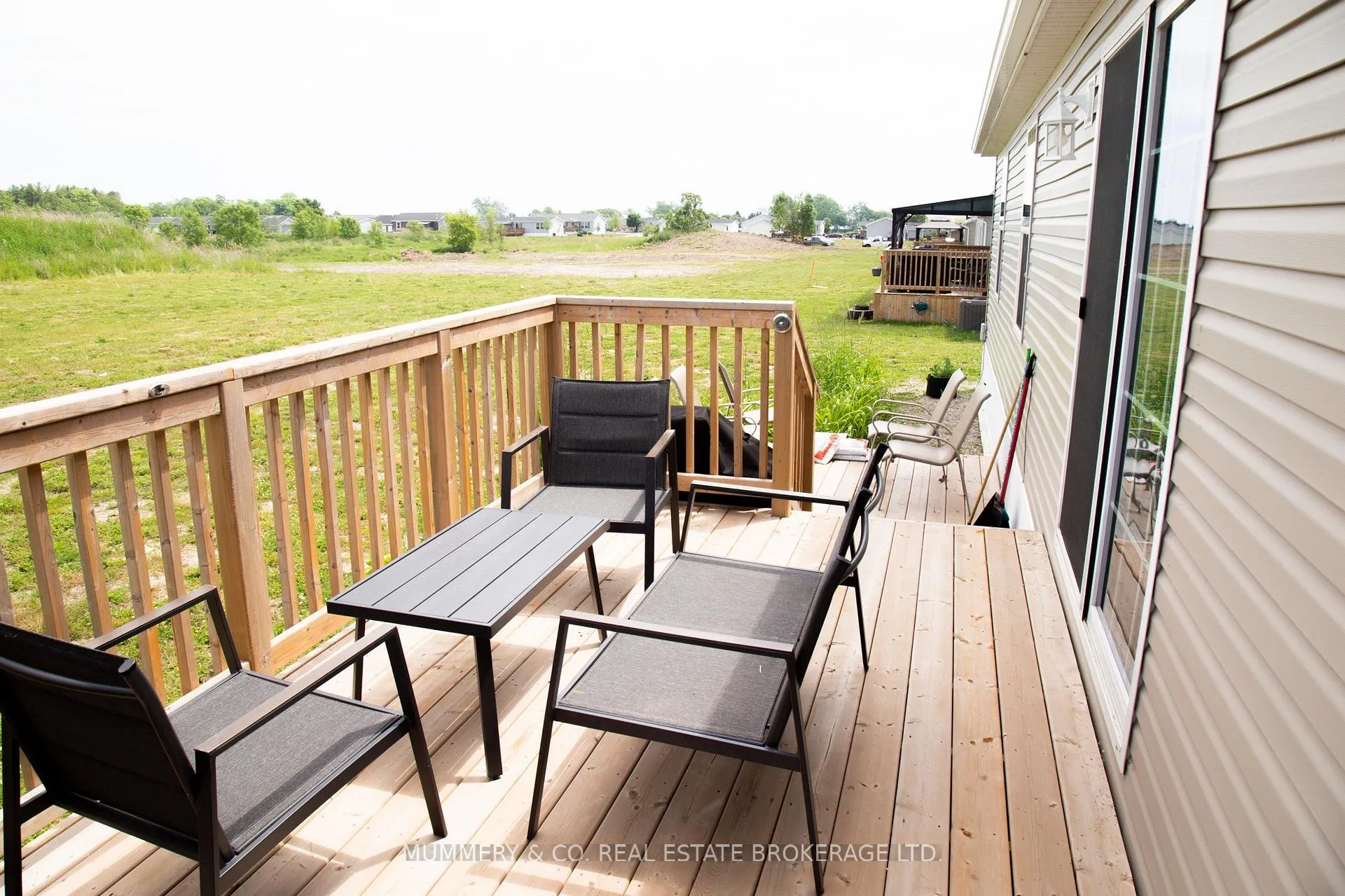 Photo 9 of 26 Hickory Hollow, Haldimand, Nanticoke — HOMEH