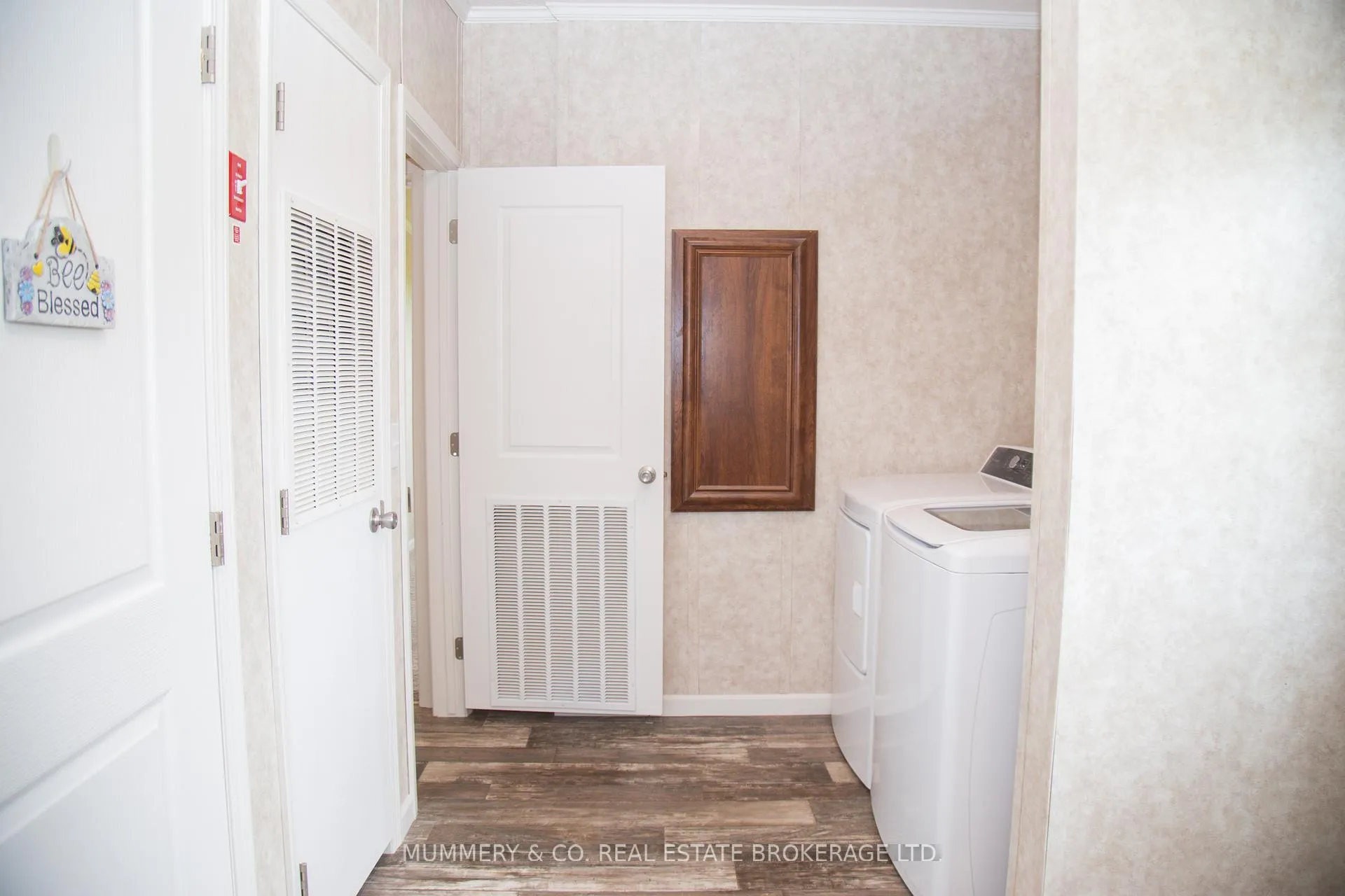 Photo 13 of 26 Hickory Hollow, Haldimand, Nanticoke — HOMEH