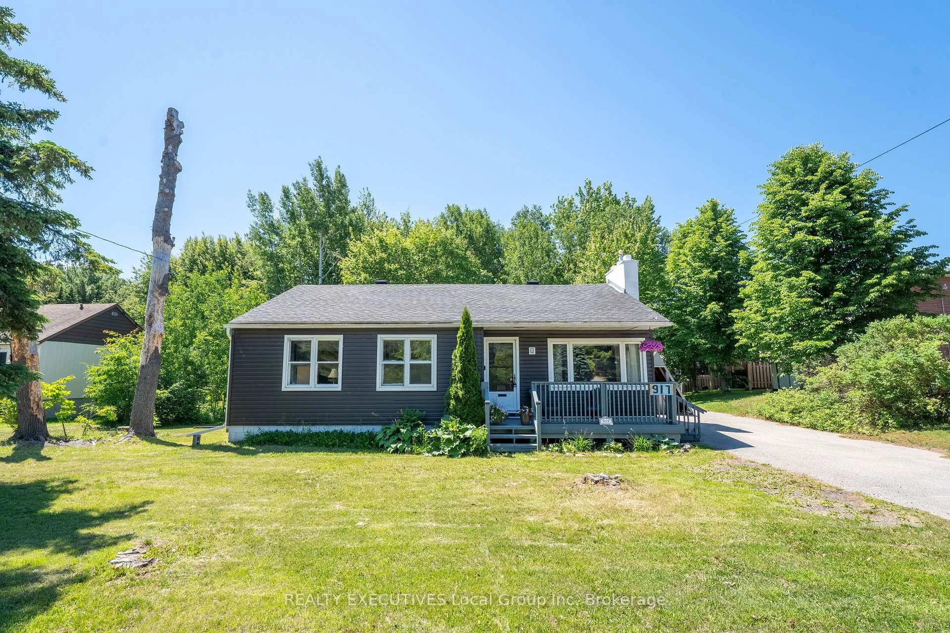 Photo 3 of 917 Lakeshore Drive, North Bay, Ferris — HOMEH