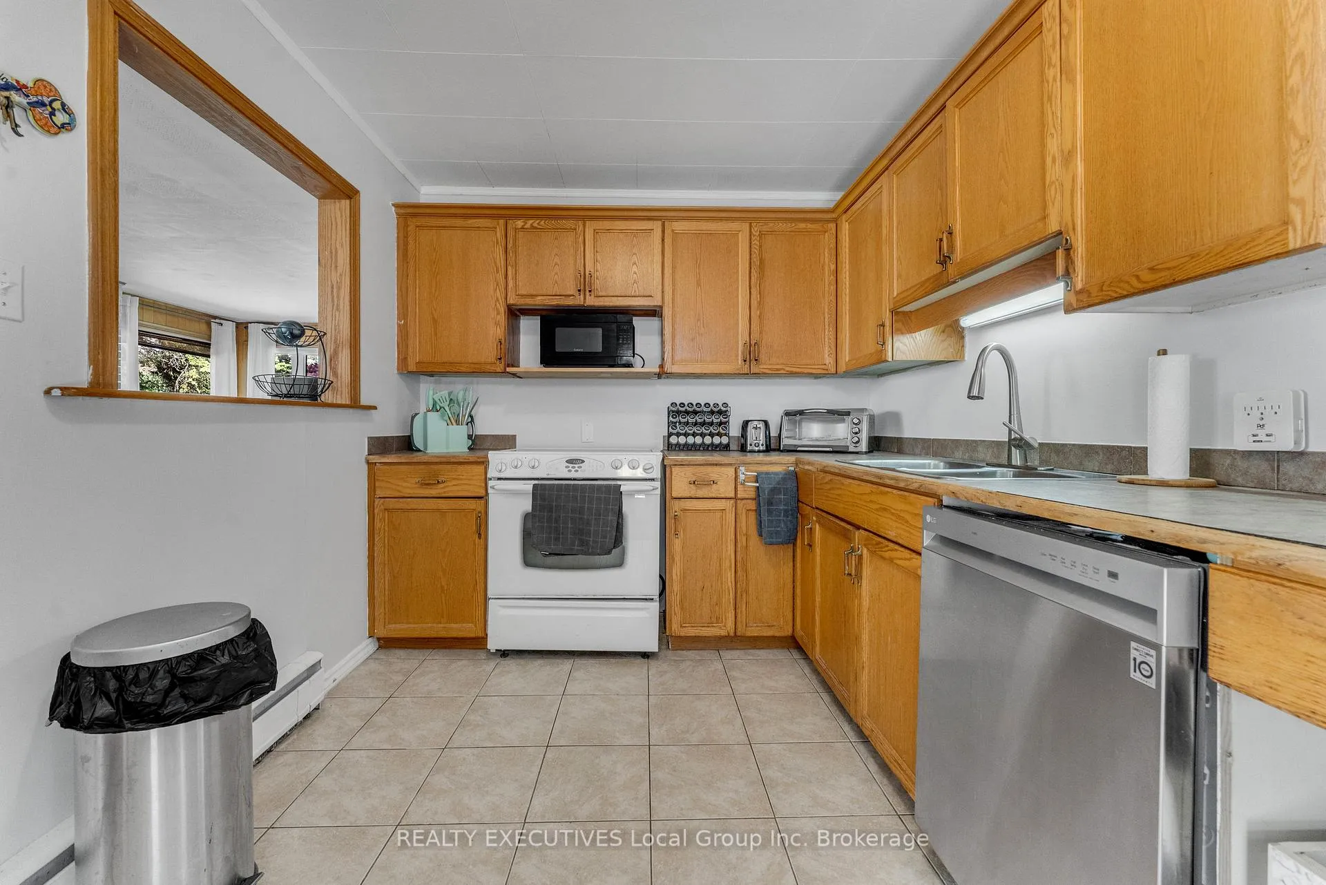 Photo 9 of 917 Lakeshore Drive, North Bay, Ferris — HOMEH