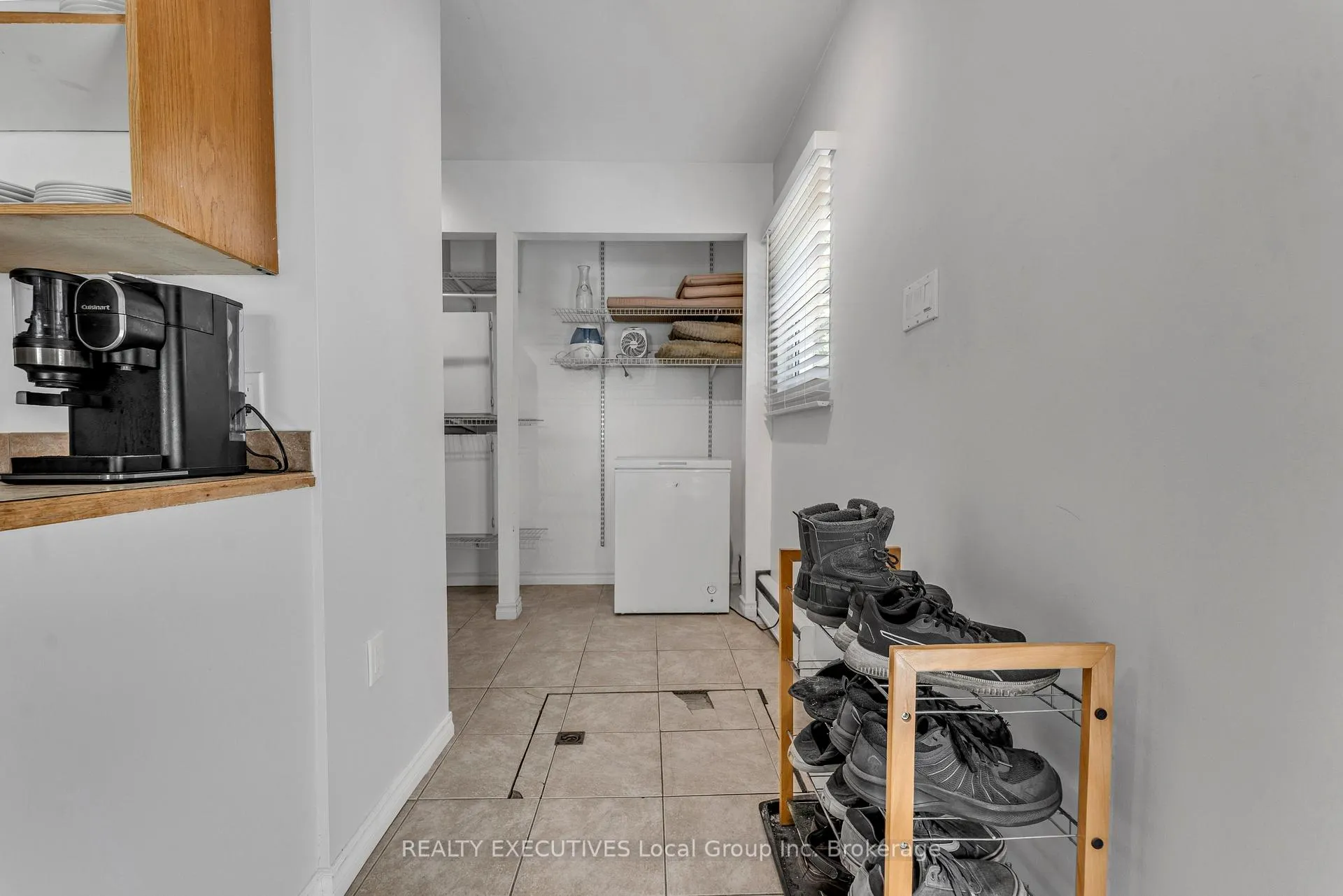 Photo 11 of 917 Lakeshore Drive, North Bay, Ferris — HOMEH