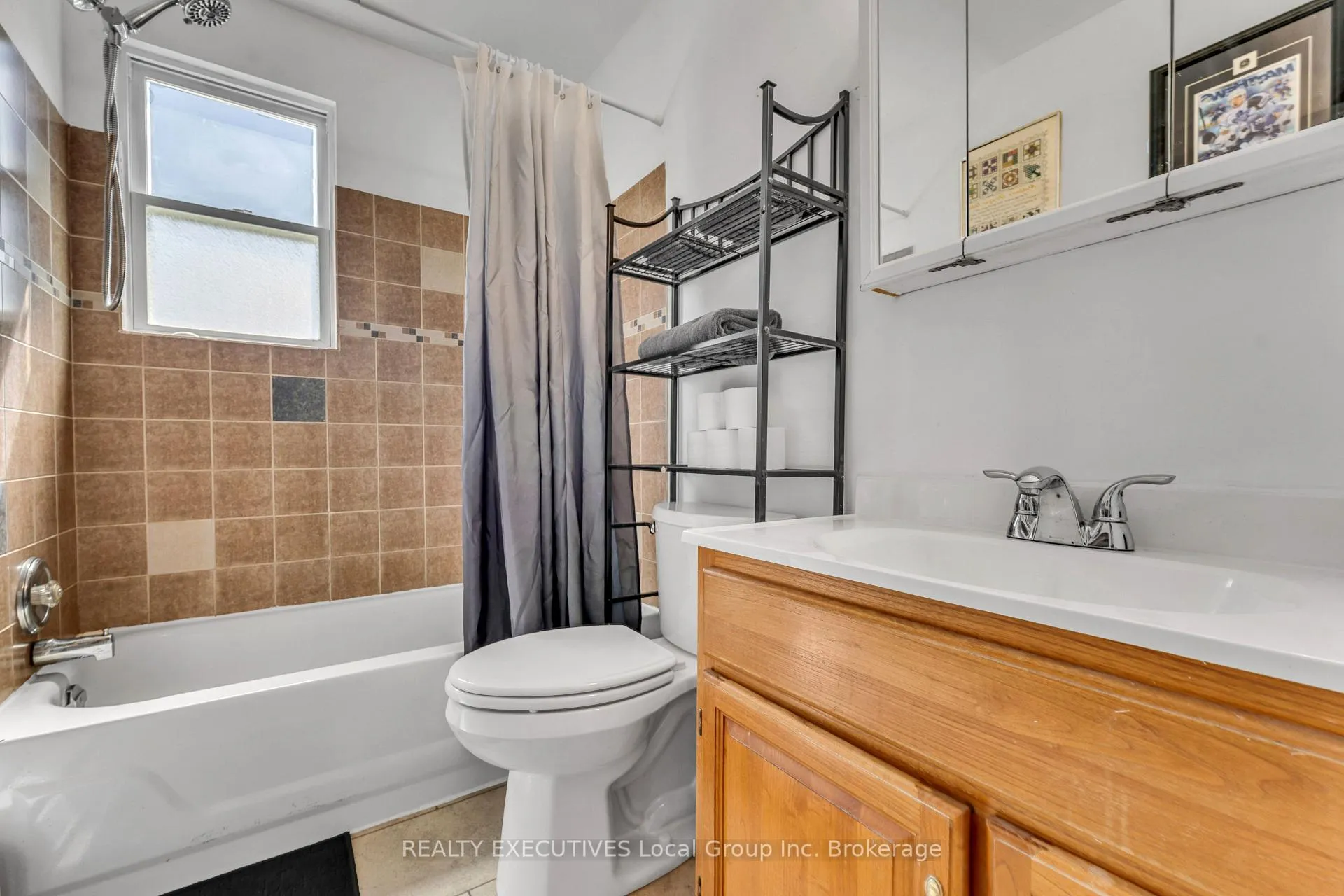 Photo 19 of 917 Lakeshore Drive, North Bay, Ferris — HOMEH