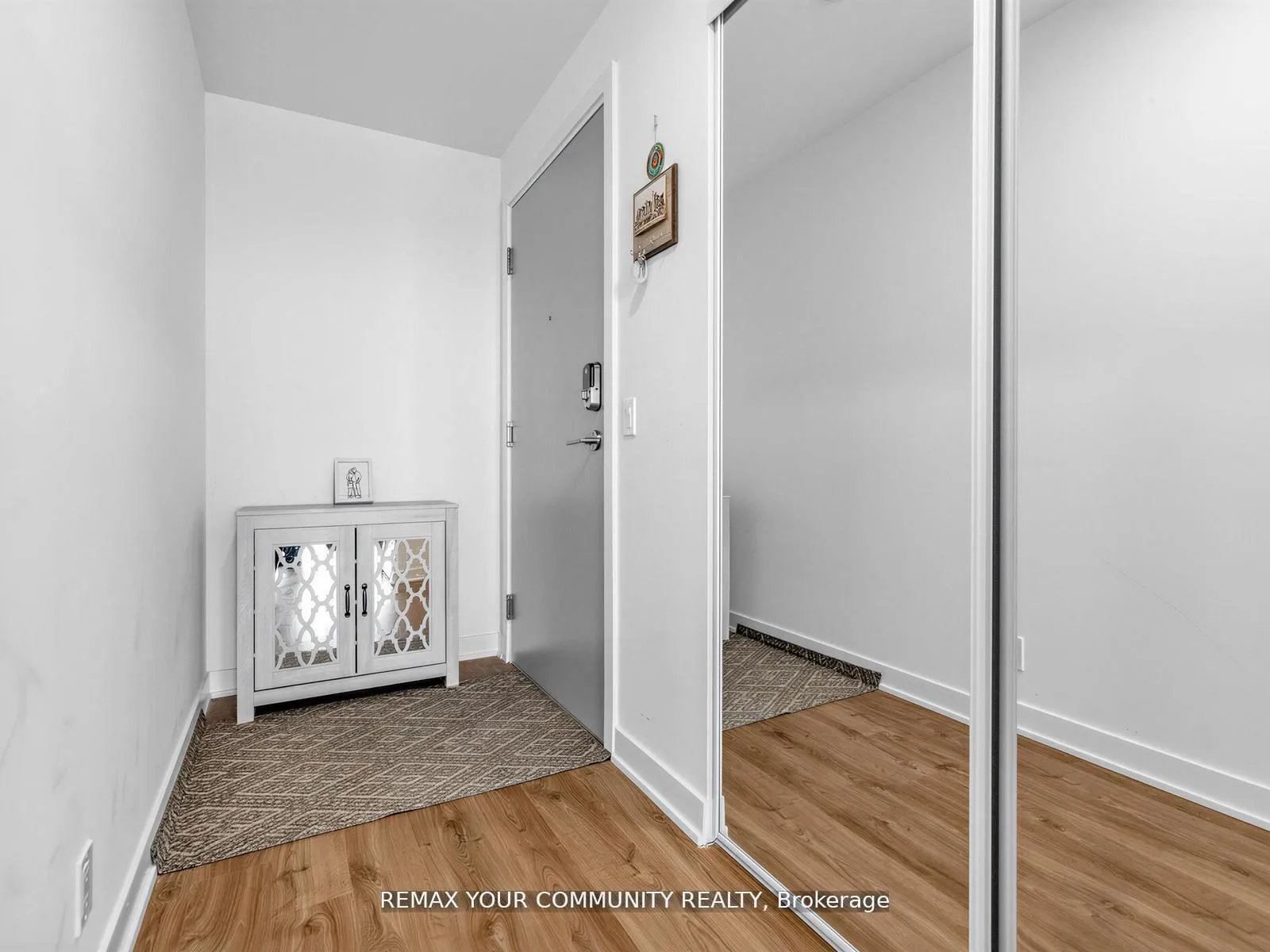 Photo 3 of Unit 1510, 30 Upper Mall Way, Vaughan, Brownridge — HOMEH