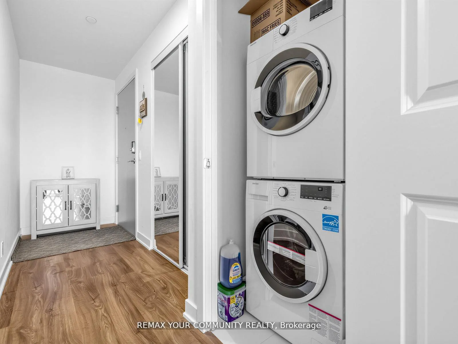 Photo 4 of Unit 1510, 30 Upper Mall Way, Vaughan, Brownridge — HOMEH