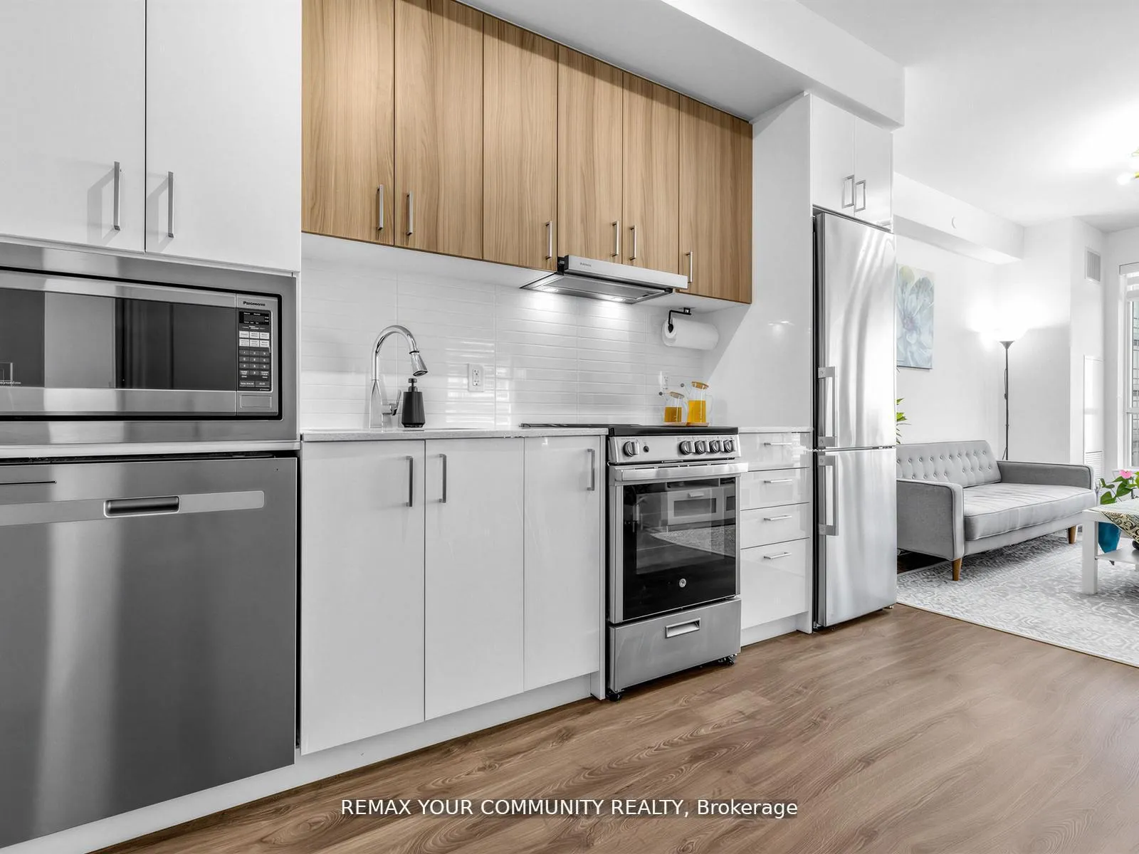 Photo 6 of Unit 1510, 30 Upper Mall Way, Vaughan, Brownridge — HOMEH