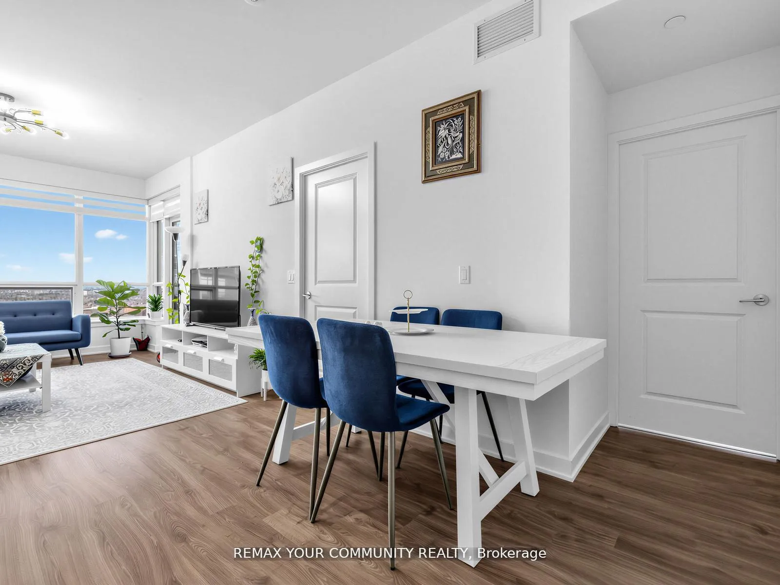 Photo 8 of Unit 1510, 30 Upper Mall Way, Vaughan, Brownridge — HOMEH