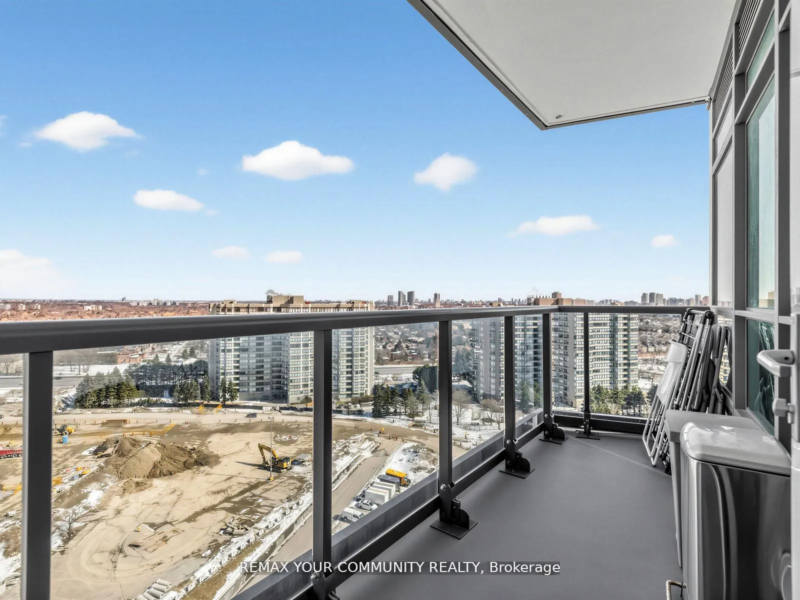 Photo 18 of Unit 1510, 30 Upper Mall Way, Vaughan, Brownridge — HOMEH