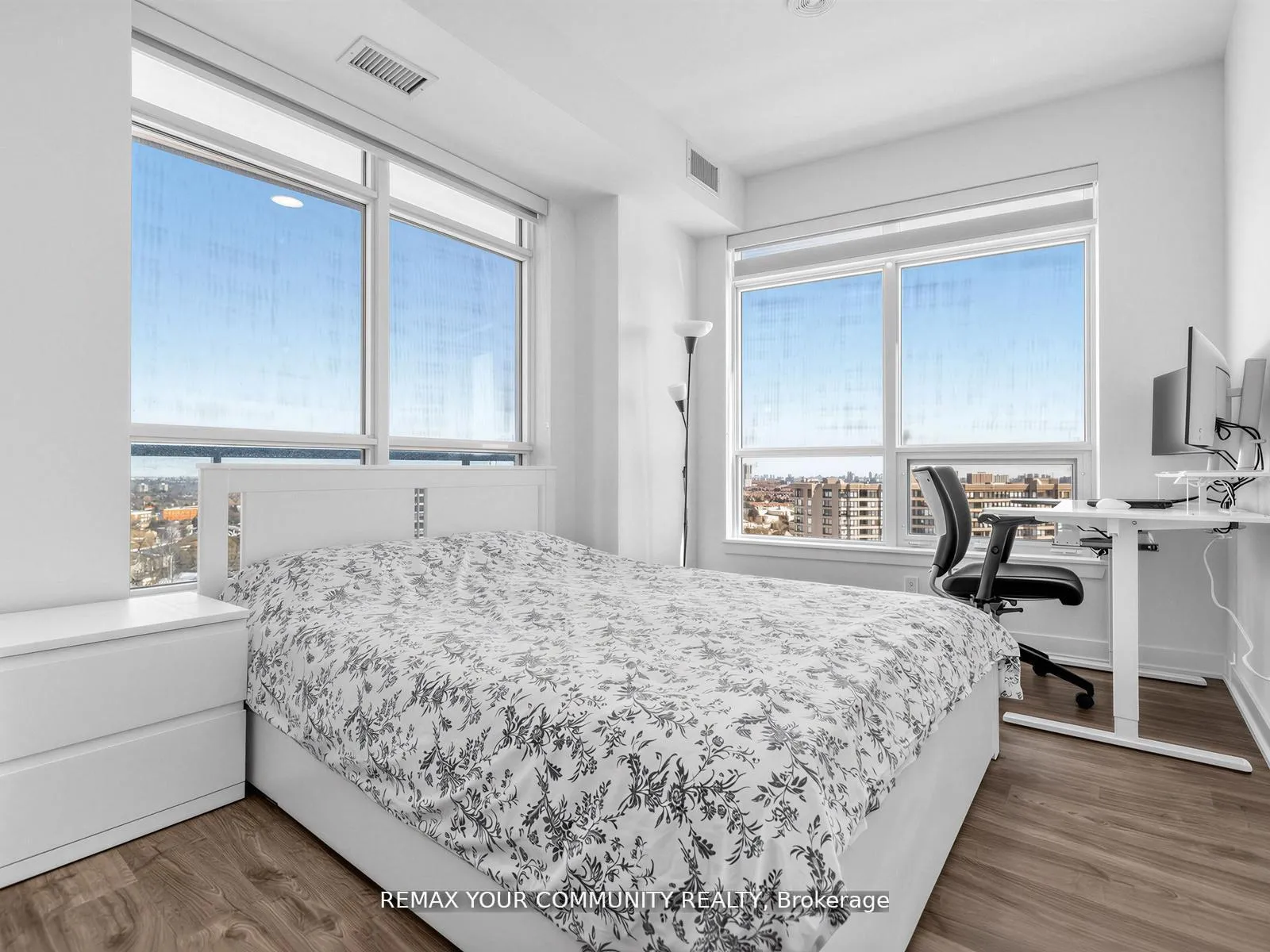 Photo 19 of Unit 1510, 30 Upper Mall Way, Vaughan, Brownridge — HOMEH