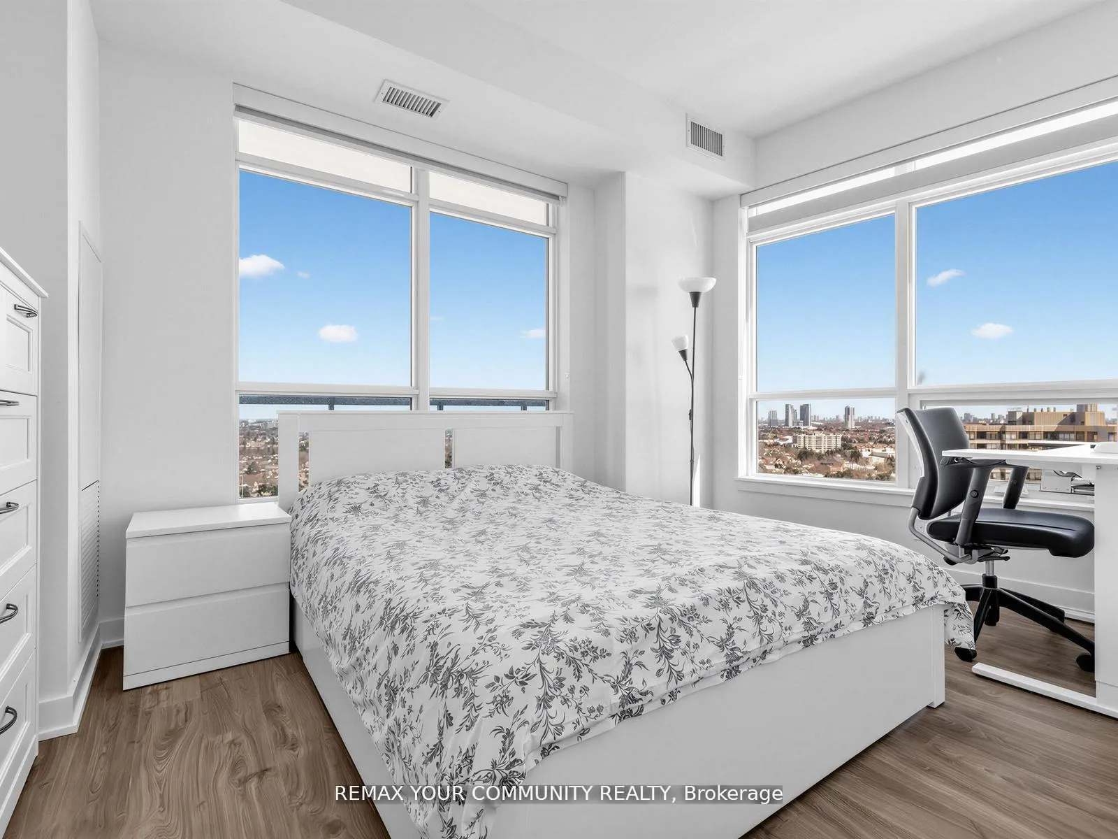 Photo 20 of Unit 1510, 30 Upper Mall Way, Vaughan, Brownridge — HOMEH