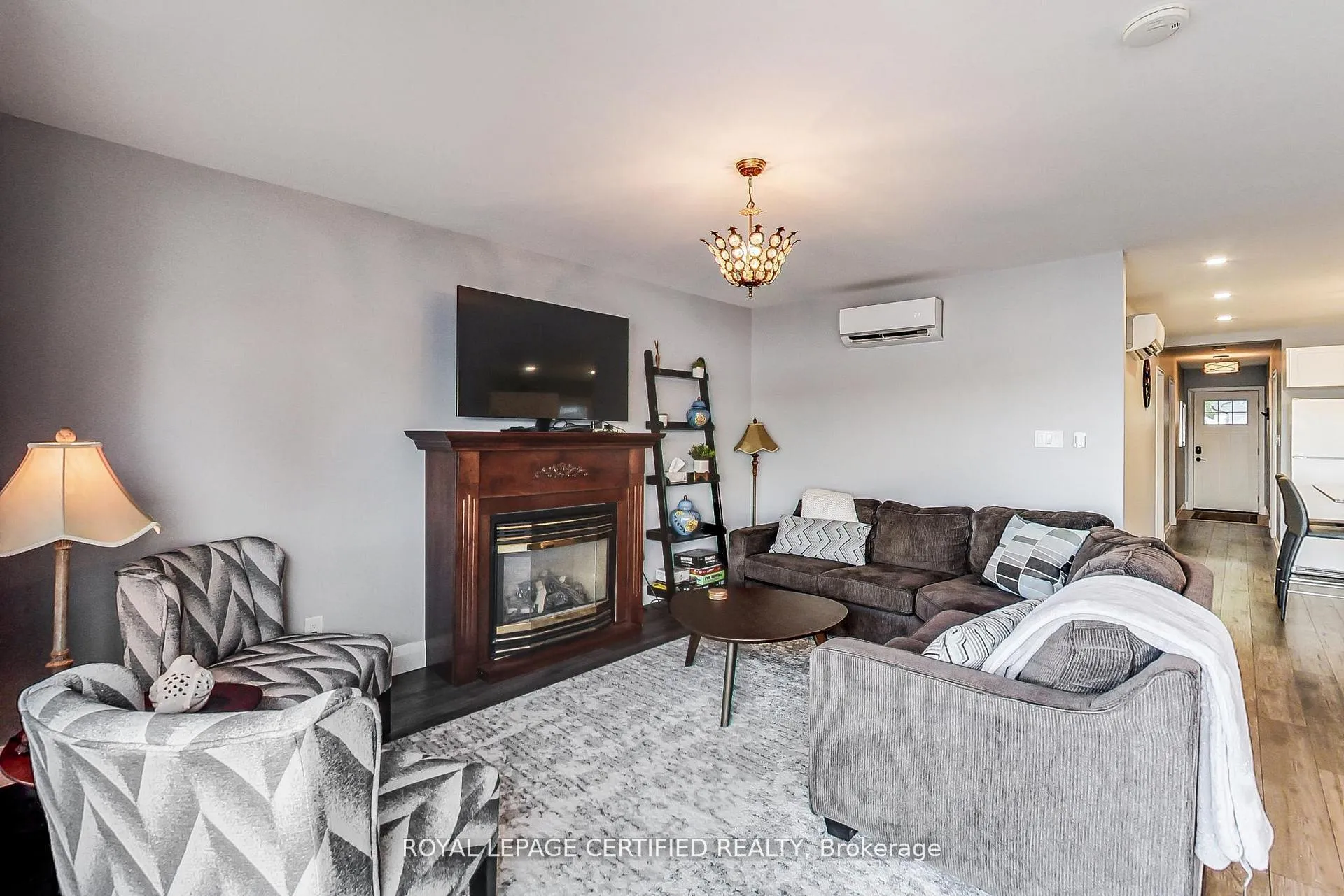 Photo 10 of 69 Olive Crescent, Orillia — HOMEH