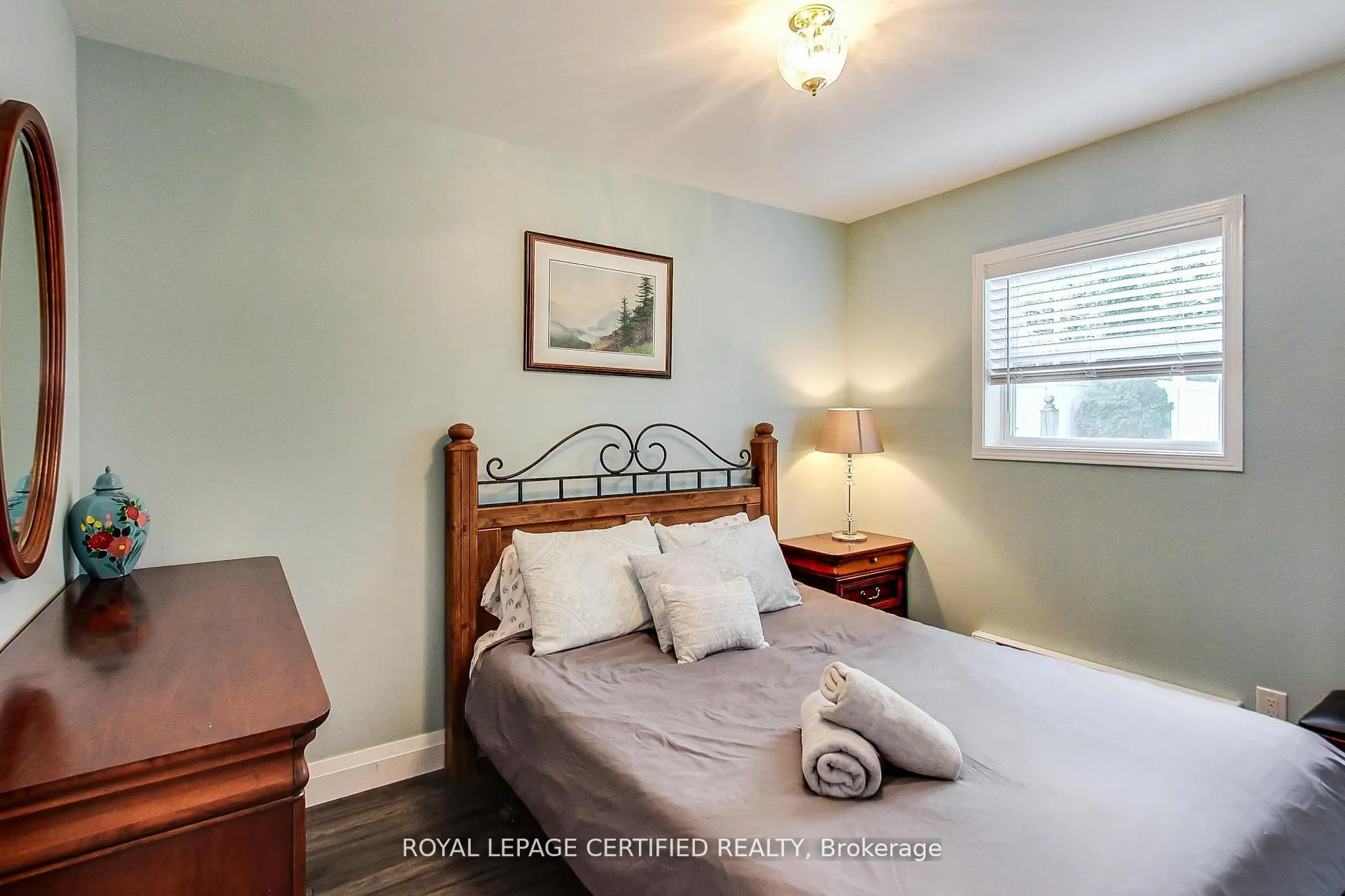 Photo 20 of 69 Olive Crescent, Orillia — HOMEH
