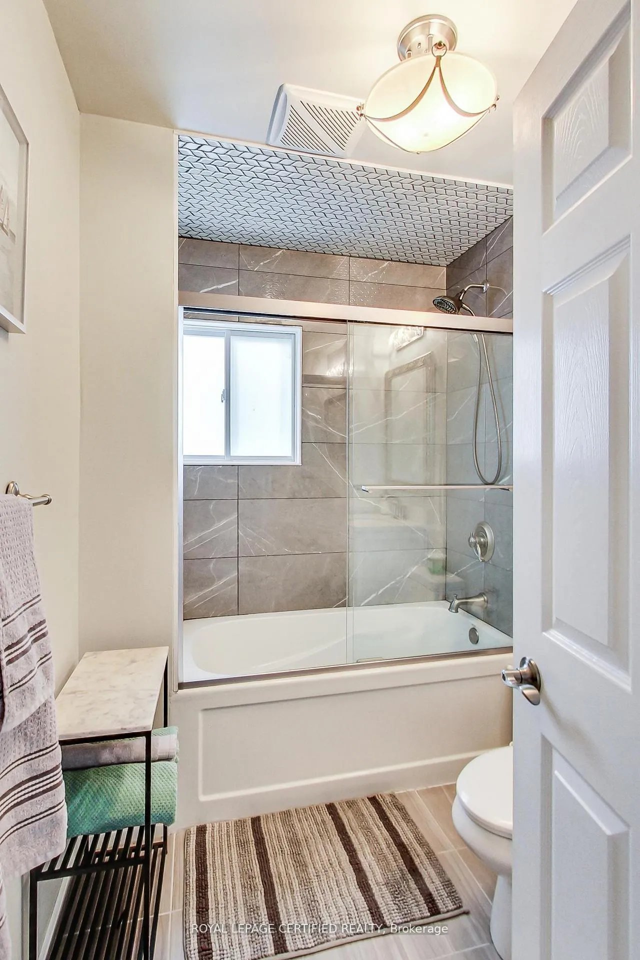 Photo 25 of 69 Olive Crescent, Orillia — HOMEH