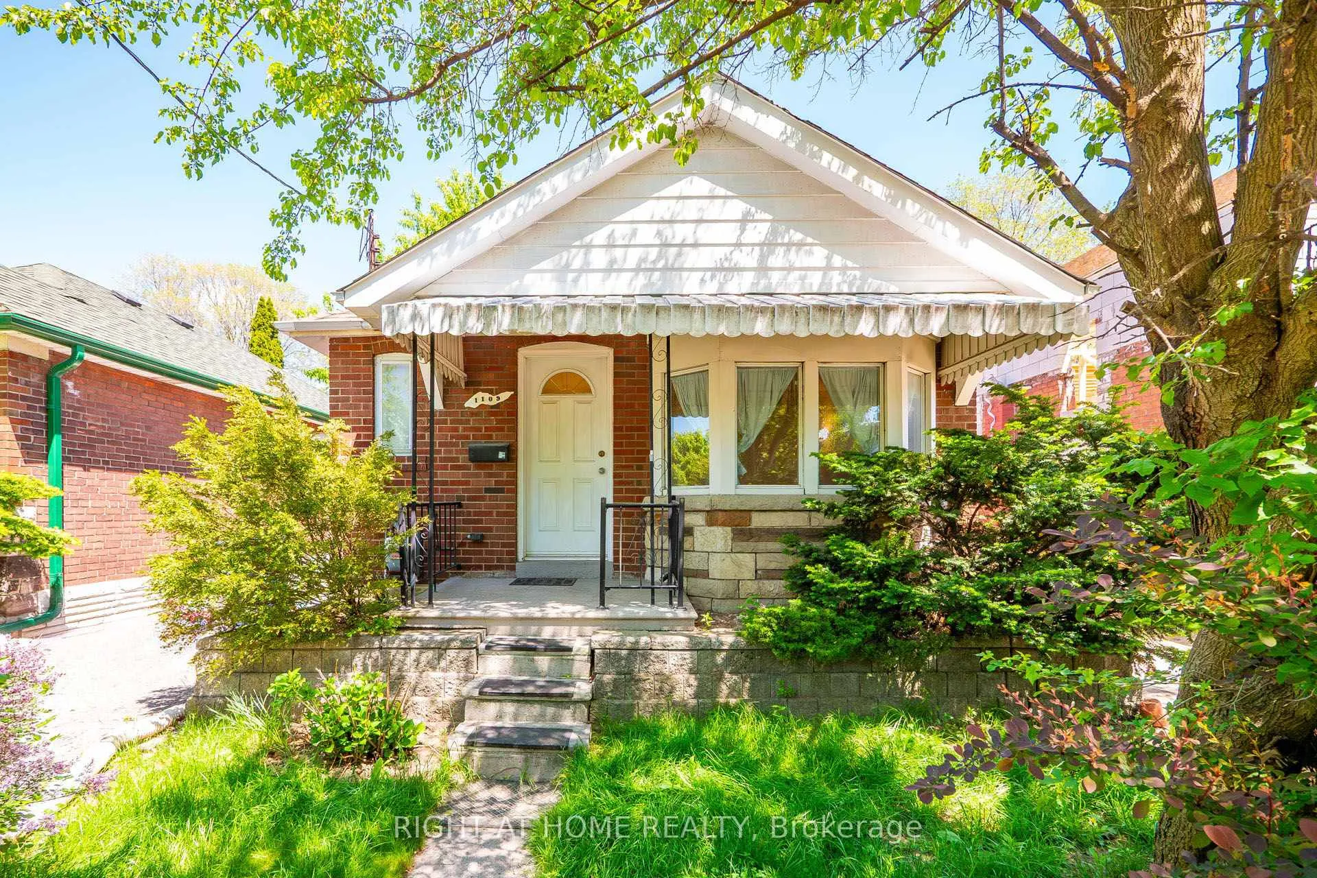 Front of 1109 Greenwood Avenue