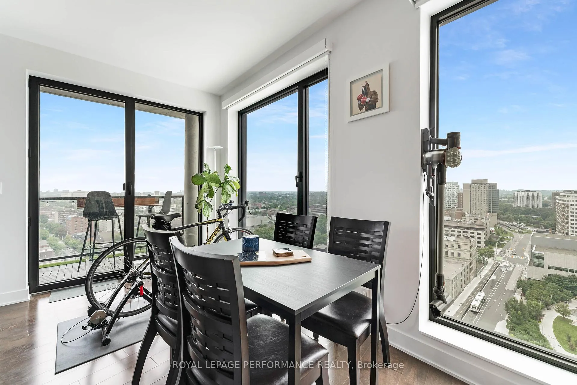 Photo 16 of Unit 1810, 20 Daly Avenue, Ottawa, Sandy Hill — HOMEH