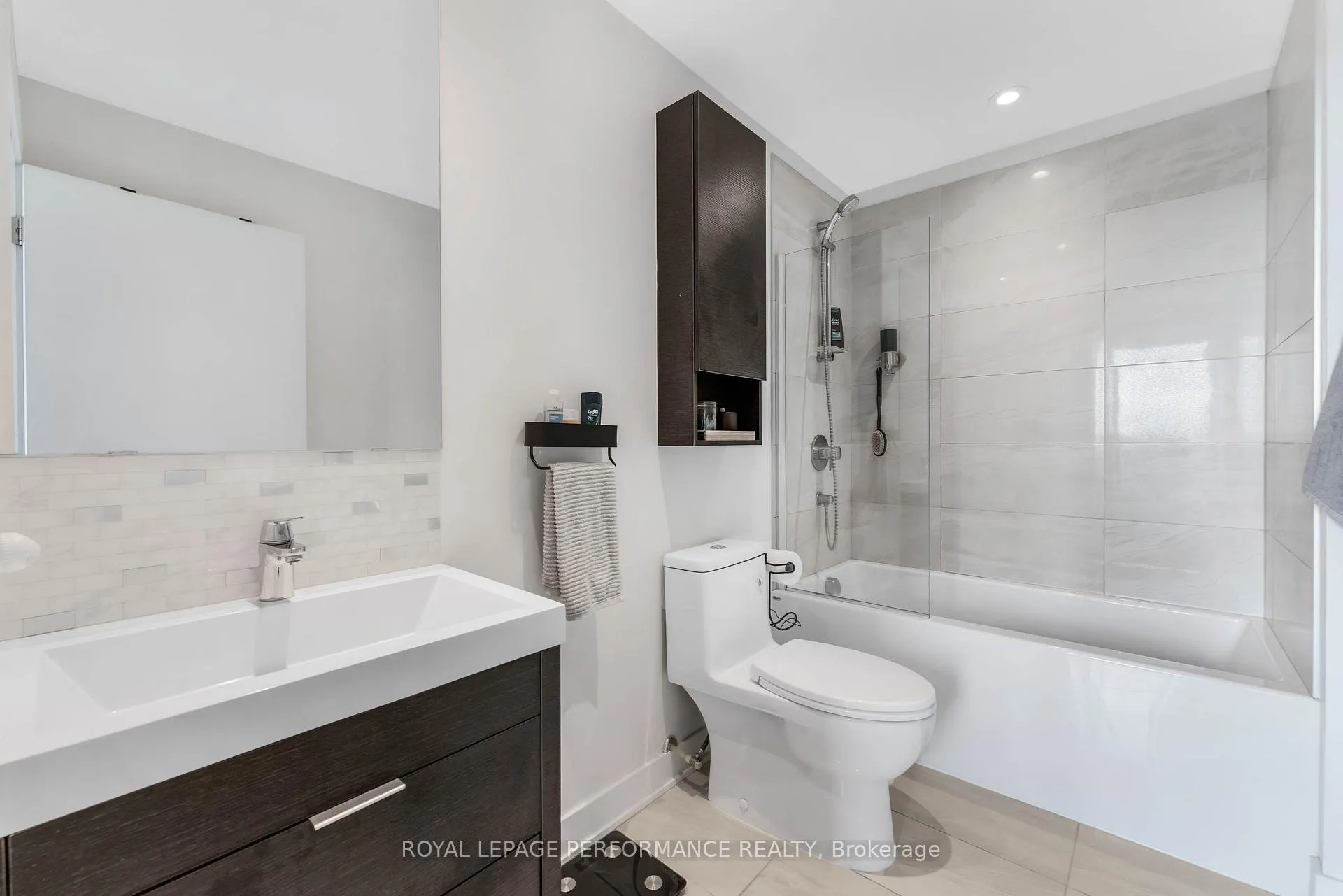 Photo 23 of Unit 1810, 20 Daly Avenue, Ottawa, Sandy Hill — HOMEH