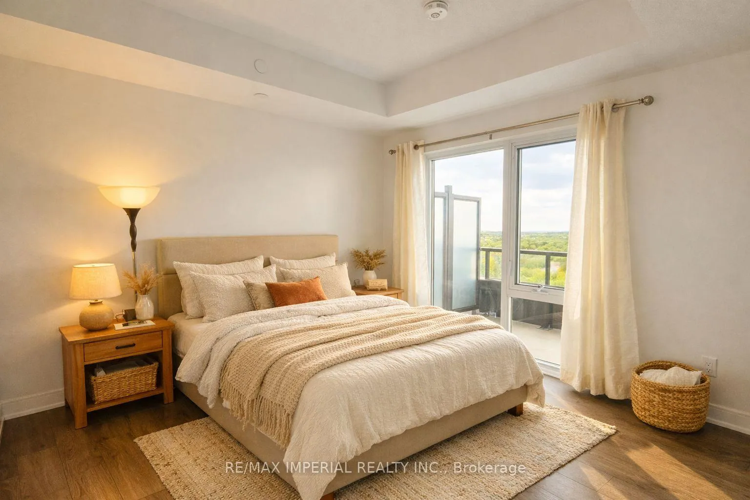 Photo 3 of Unit B1201, 715 Davis Drive, Newmarket, Huron Heights-Leslie Valley — HOMEH