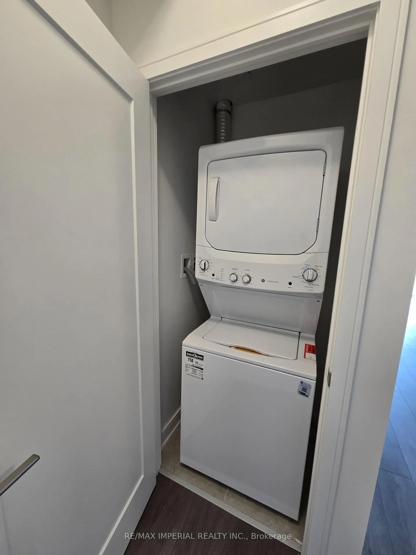 Photo 6 of Unit B1201, 715 Davis Drive, Newmarket, Huron Heights-Leslie Valley — HOMEH