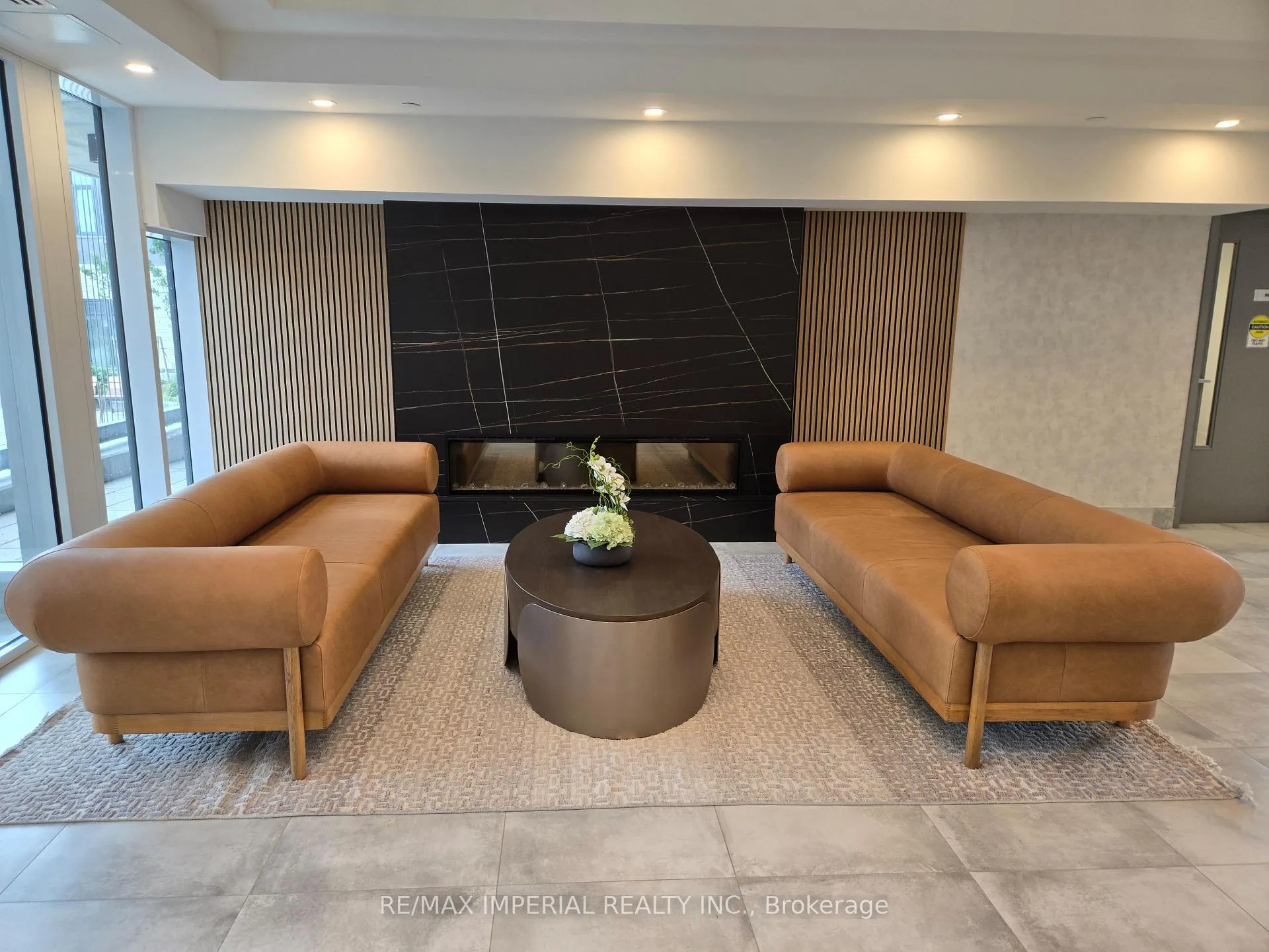 Photo 8 of Unit B1201, 715 Davis Drive, Newmarket, Huron Heights-Leslie Valley — HOMEH