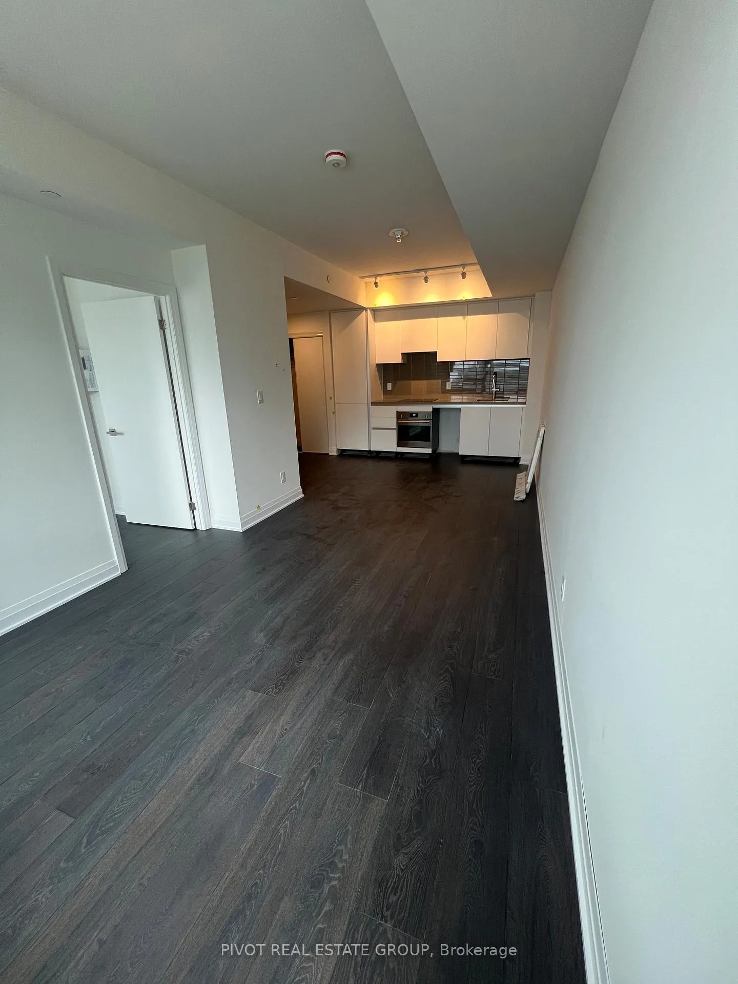 Photo 3 of Unit 1606, 4015 The Exchange, Mississauga, City Centre — HOMEH