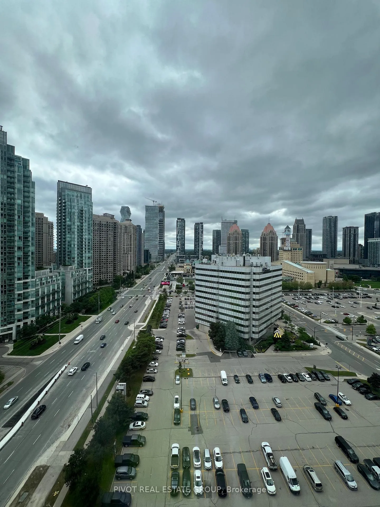 Photo 7 of Unit 1606, 4015 The Exchange, Mississauga, City Centre — HOMEH