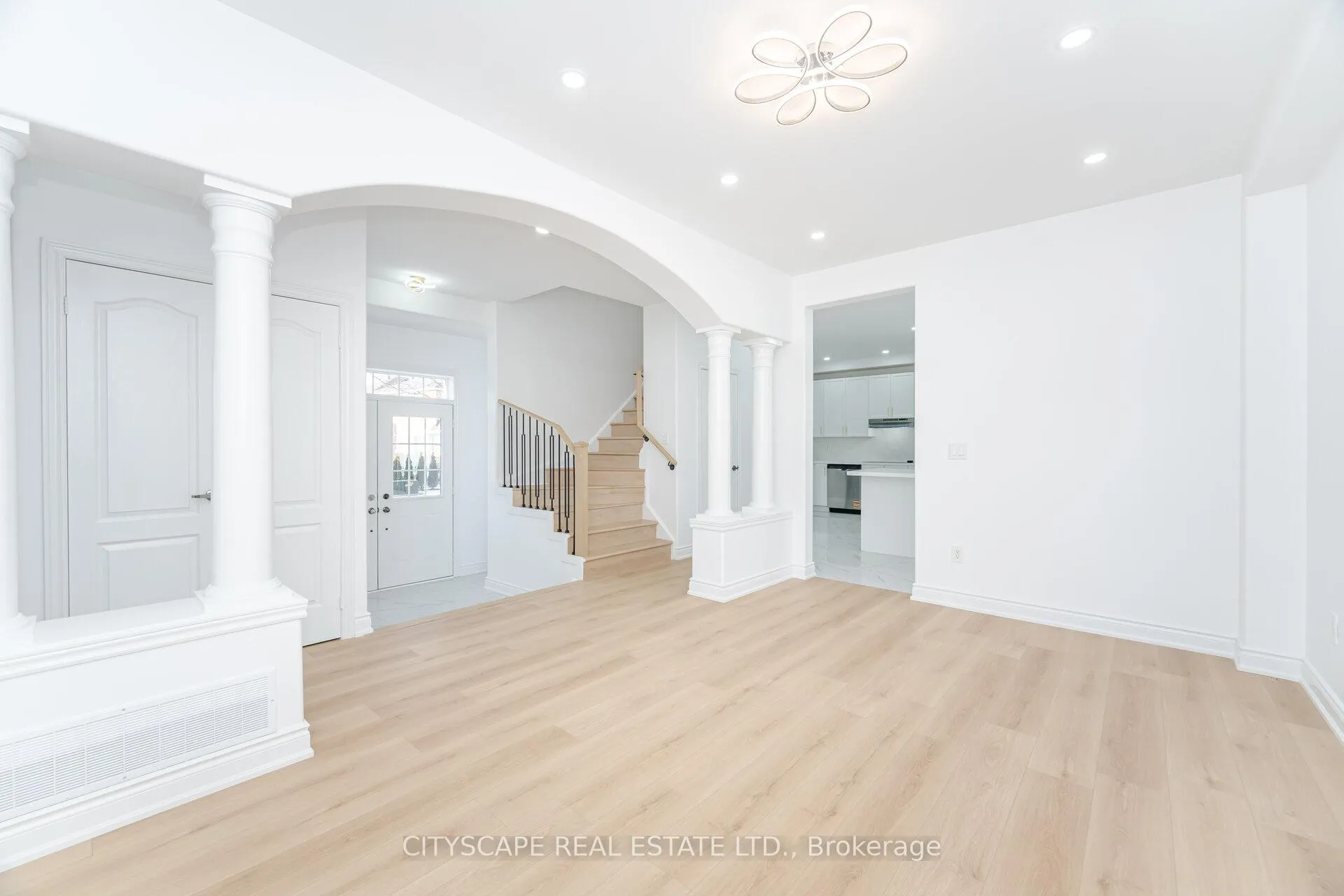 Photo 6 of 5843 Prairie Circle, Mississauga, Lisgar — HOMEH