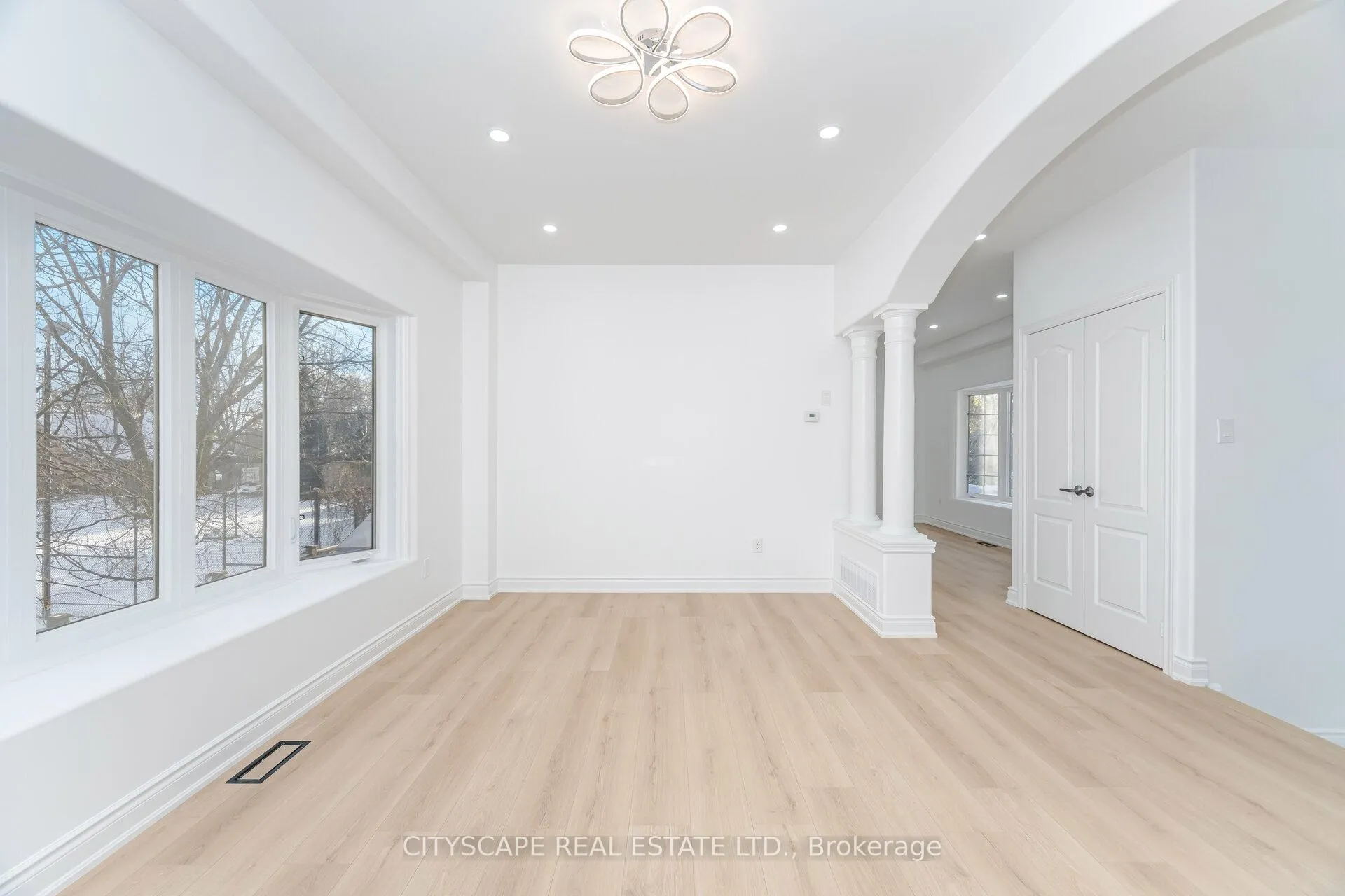 Photo 7 of 5843 Prairie Circle, Mississauga, Lisgar — HOMEH