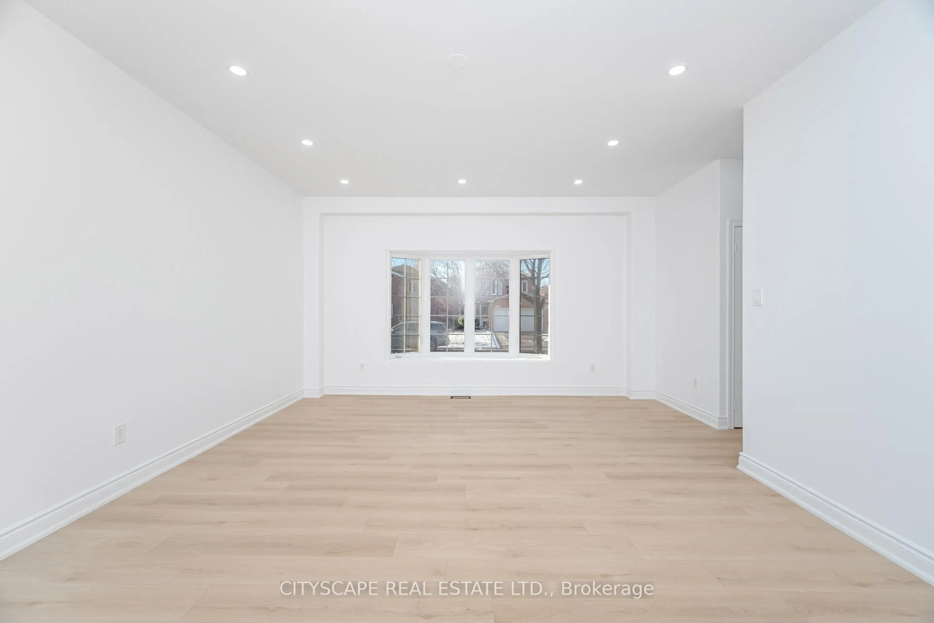 Photo 9 of 5843 Prairie Circle, Mississauga, Lisgar — HOMEH