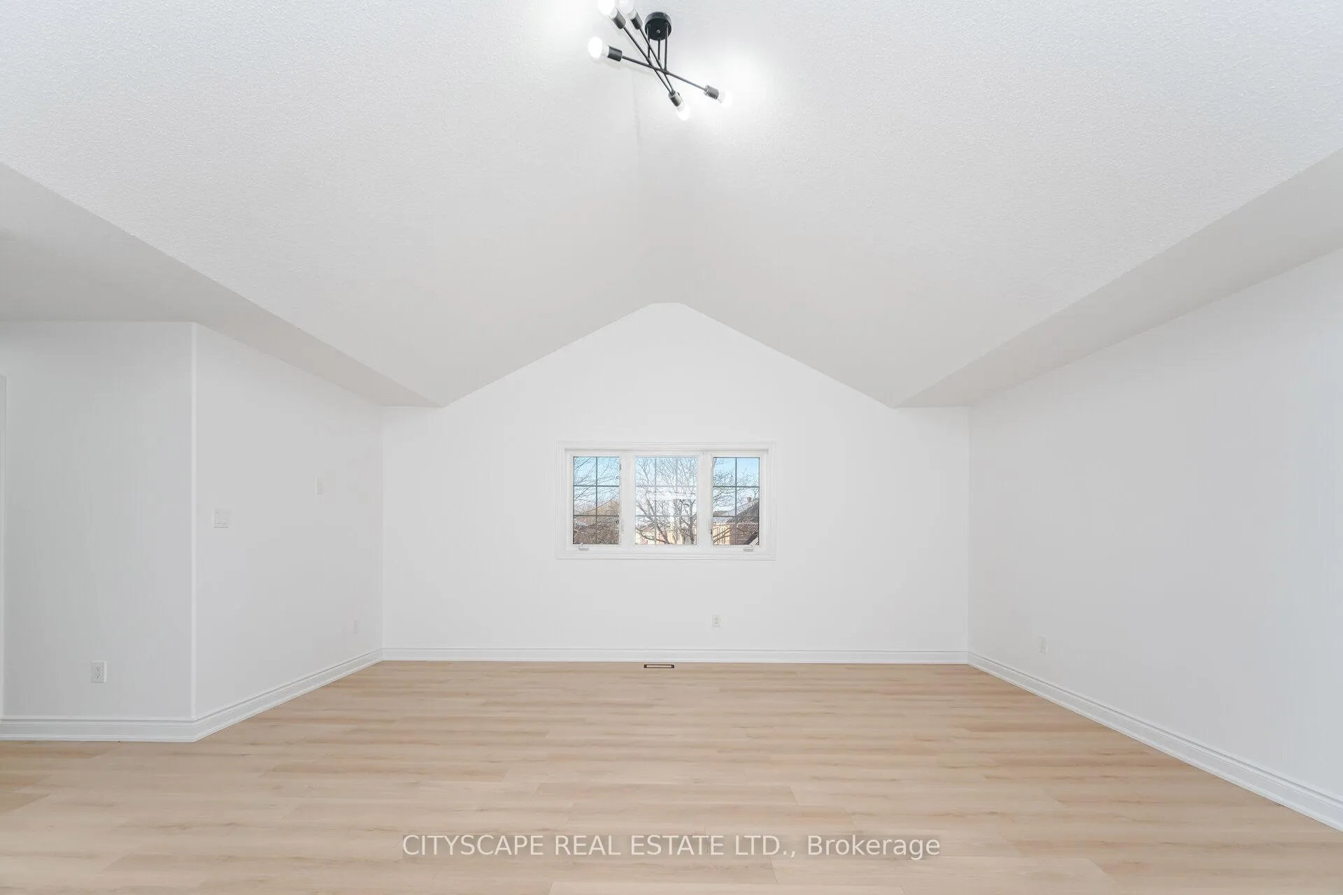 Photo 23 of 5843 Prairie Circle, Mississauga, Lisgar — HOMEH