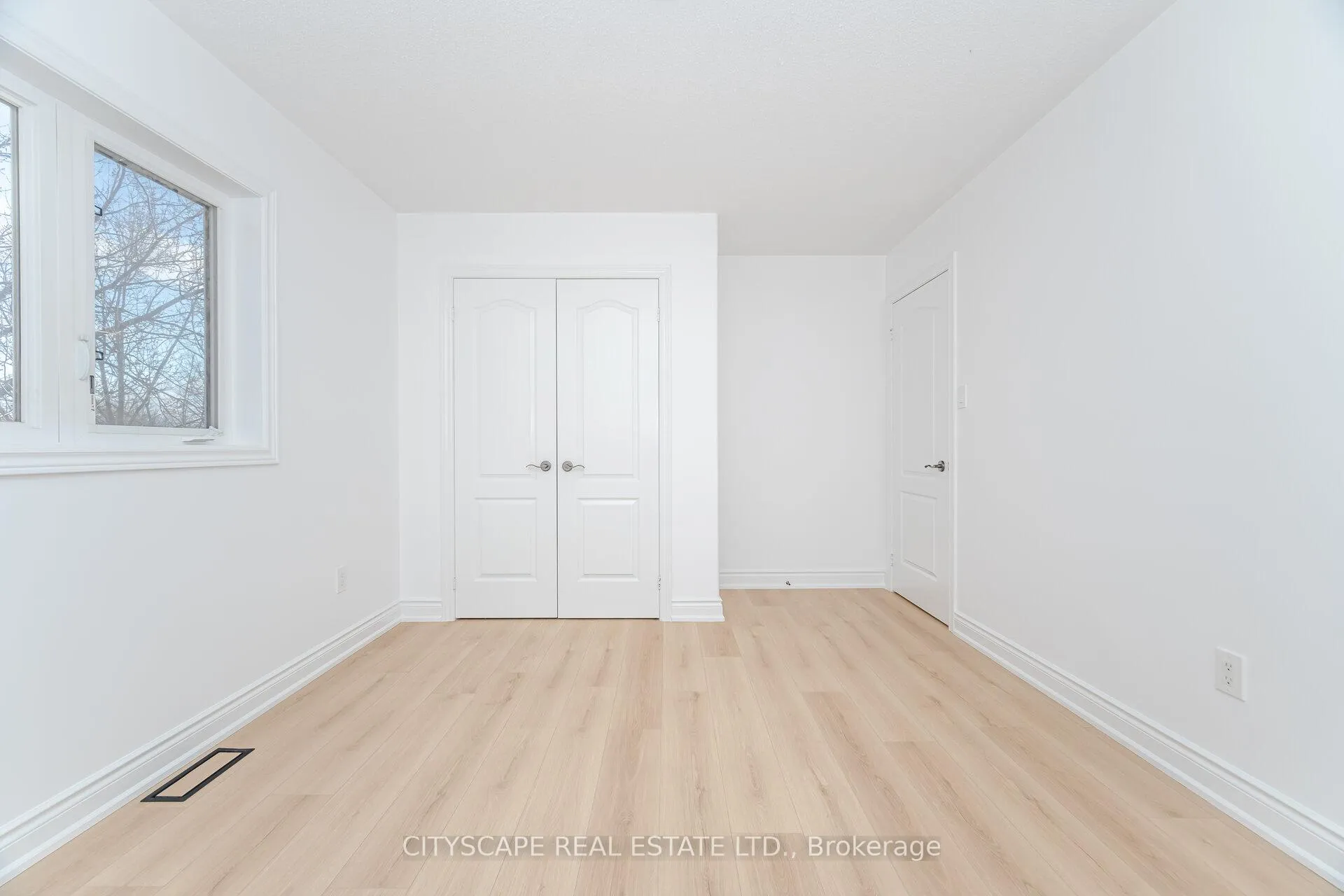 Photo 32 of 5843 Prairie Circle, Mississauga, Lisgar — HOMEH