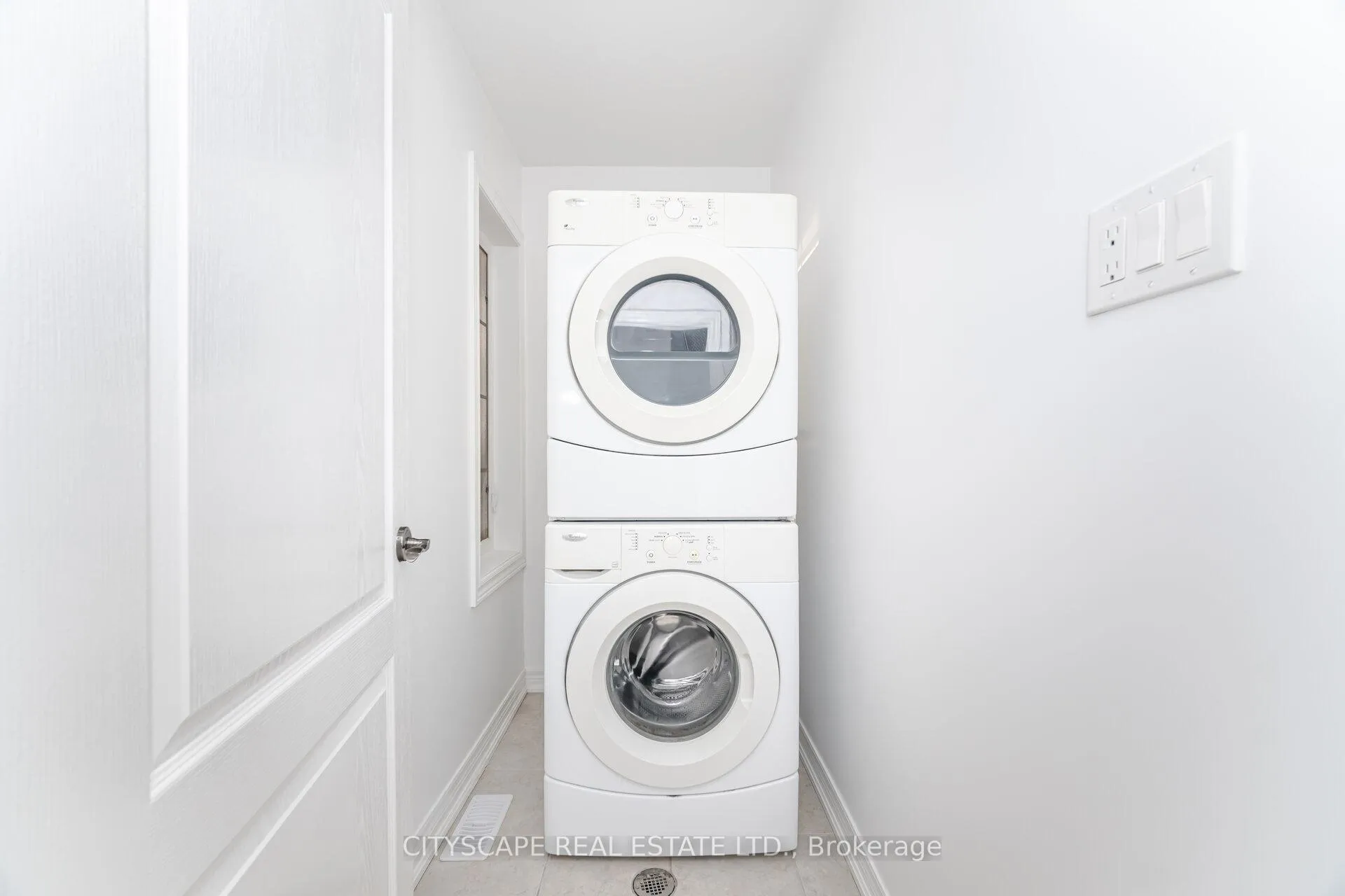 Photo 42 of 5843 Prairie Circle, Mississauga, Lisgar — HOMEH