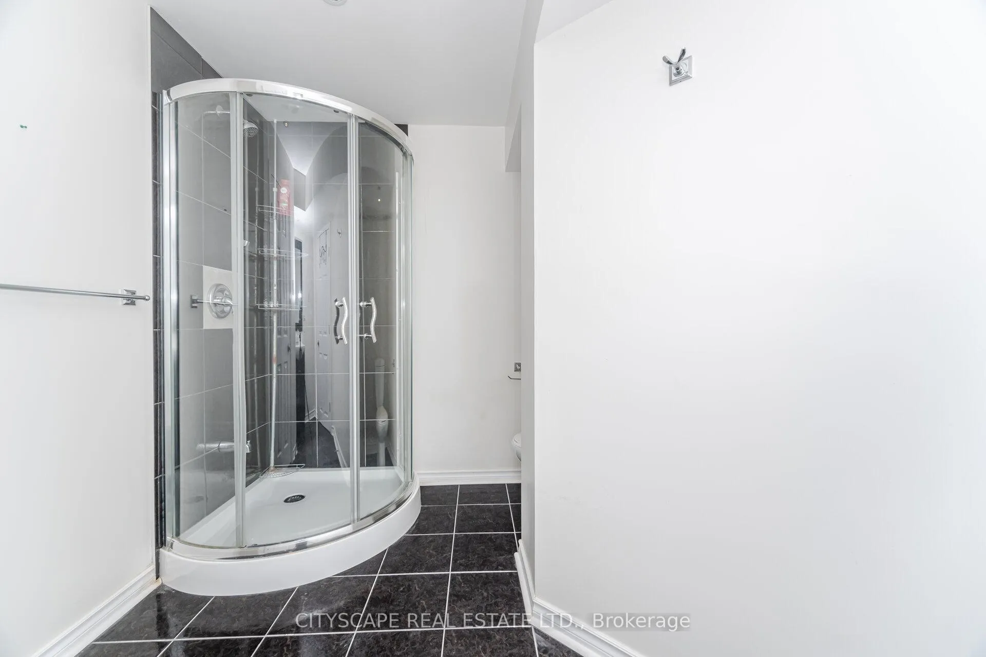 Photo 49 of 5843 Prairie Circle, Mississauga, Lisgar — HOMEH
