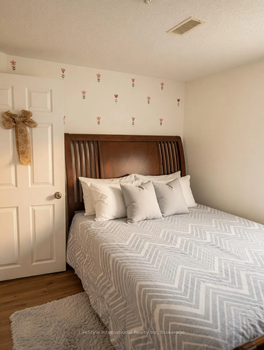 Photo 8 of 76 Summit Ridge Road, Guelph, Grange Road — HOMEH
