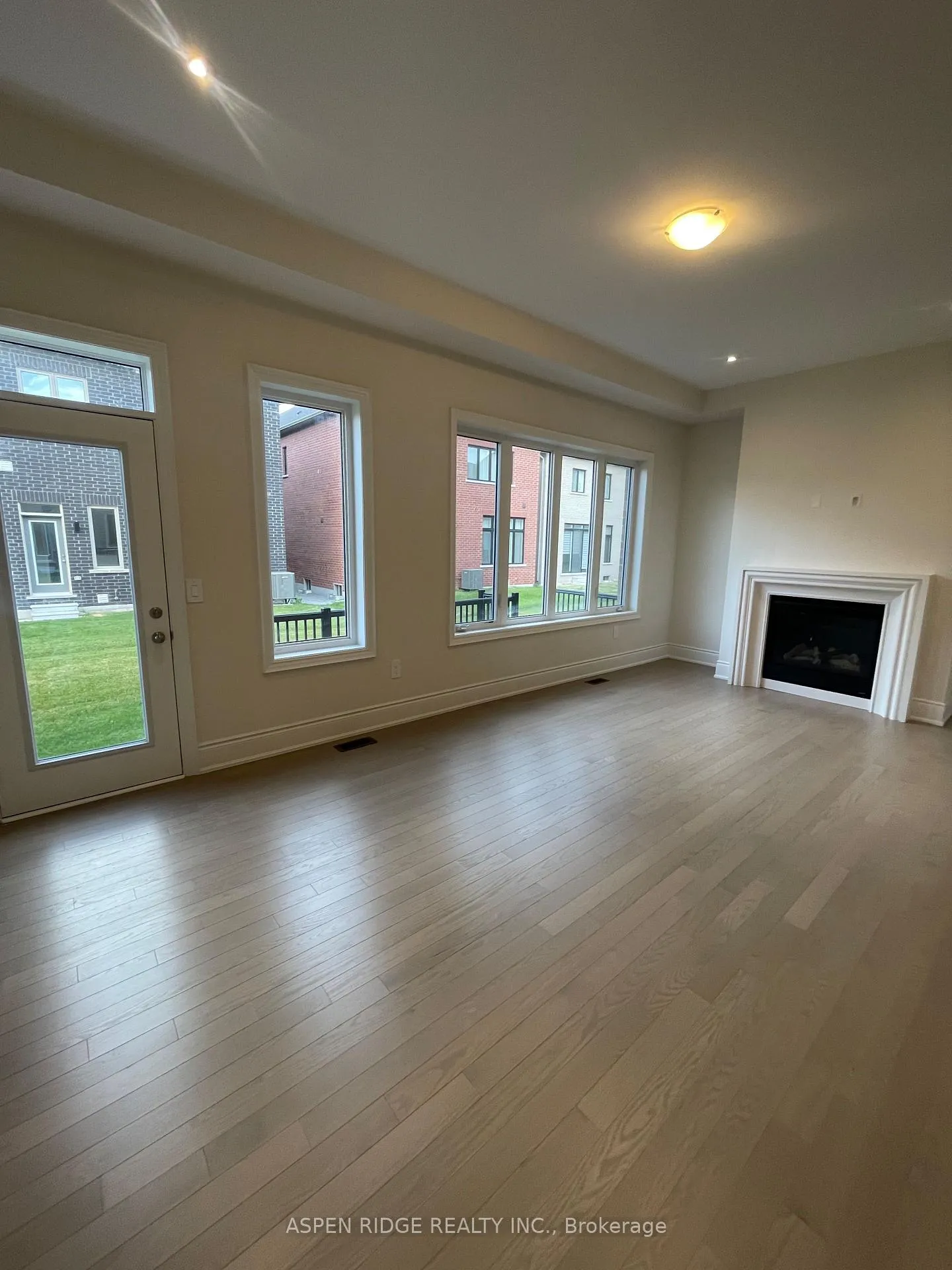 Photo 6 of 197 Leslie Richards Street, Markham, Rural Markham — HOMEH
