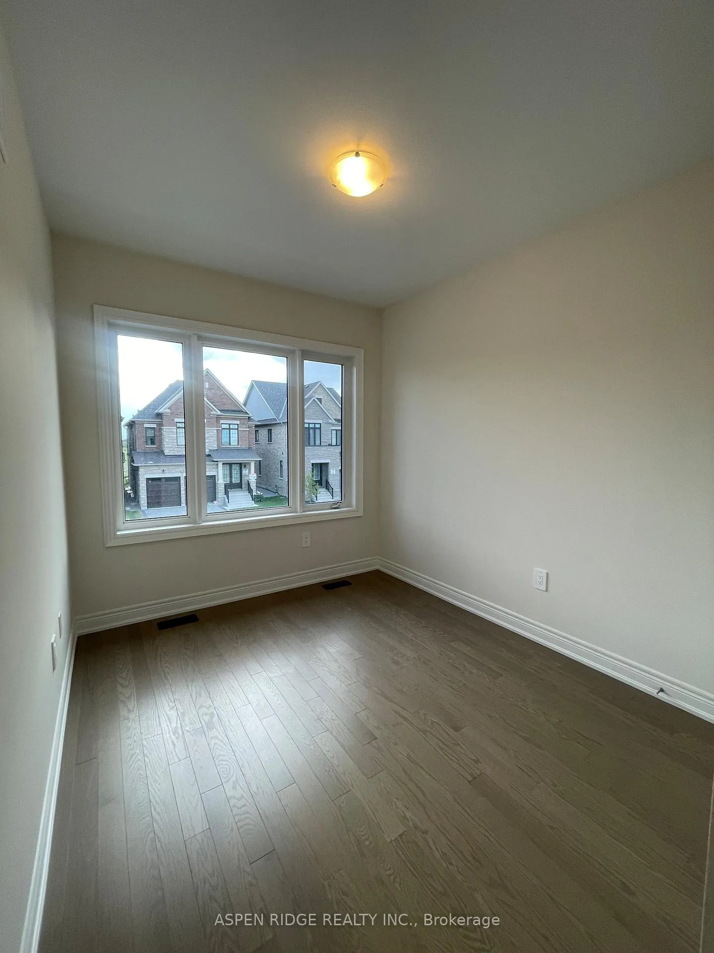 Photo 17 of 197 Leslie Richards Street, Markham, Rural Markham — HOMEH