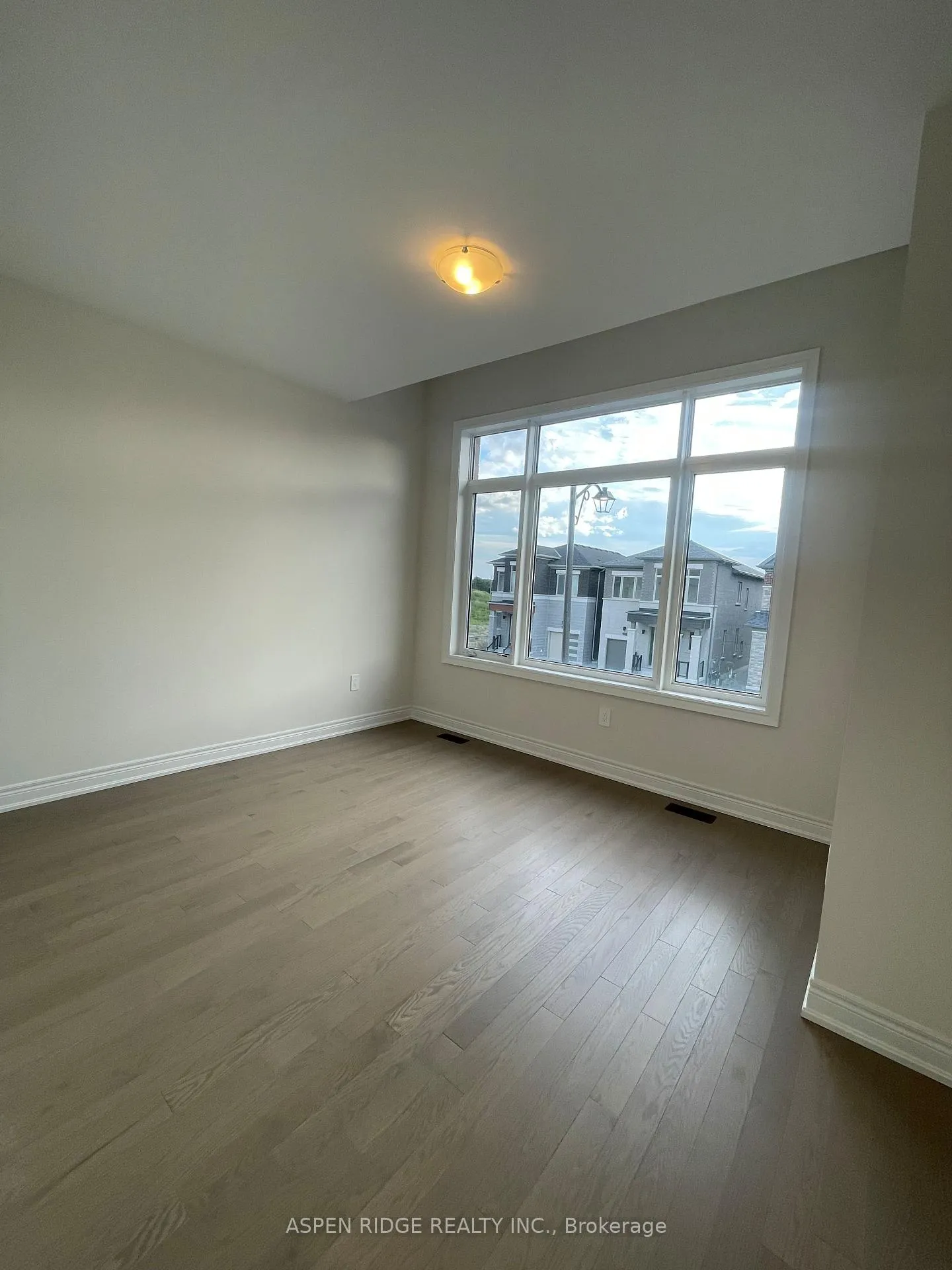 Photo 19 of 197 Leslie Richards Street, Markham, Rural Markham — HOMEH
