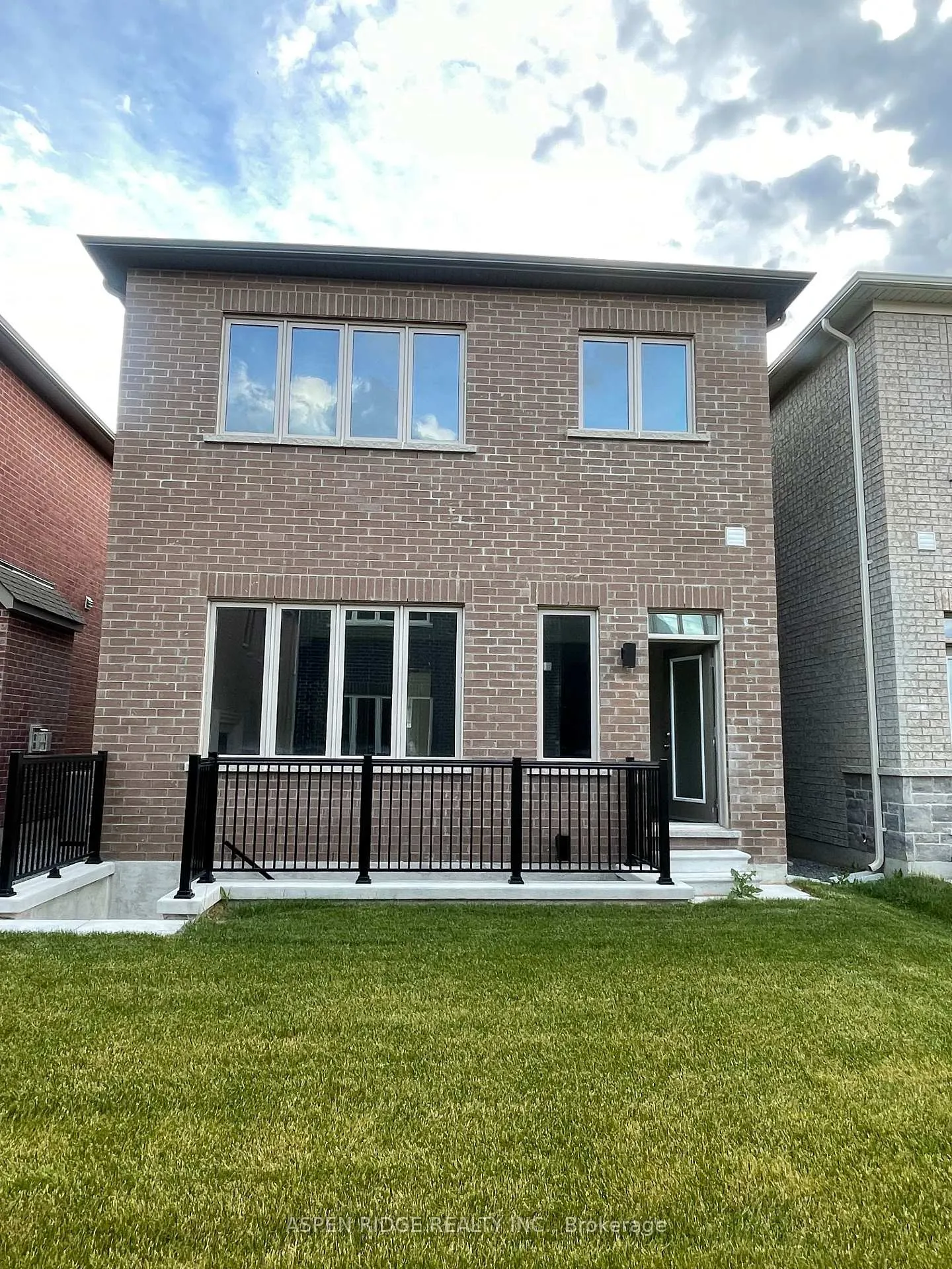 Photo 33 of 197 Leslie Richards Street, Markham, Rural Markham — HOMEH