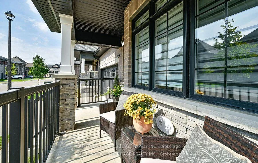 Photo 3 of 25 Ballinger Way, Uxbridge — HOMEH